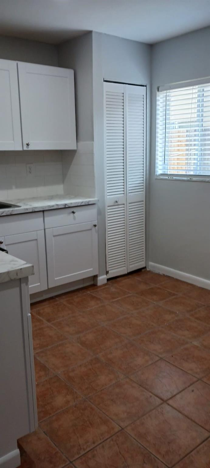 Riverside 3 7-17 B - Residential Lease