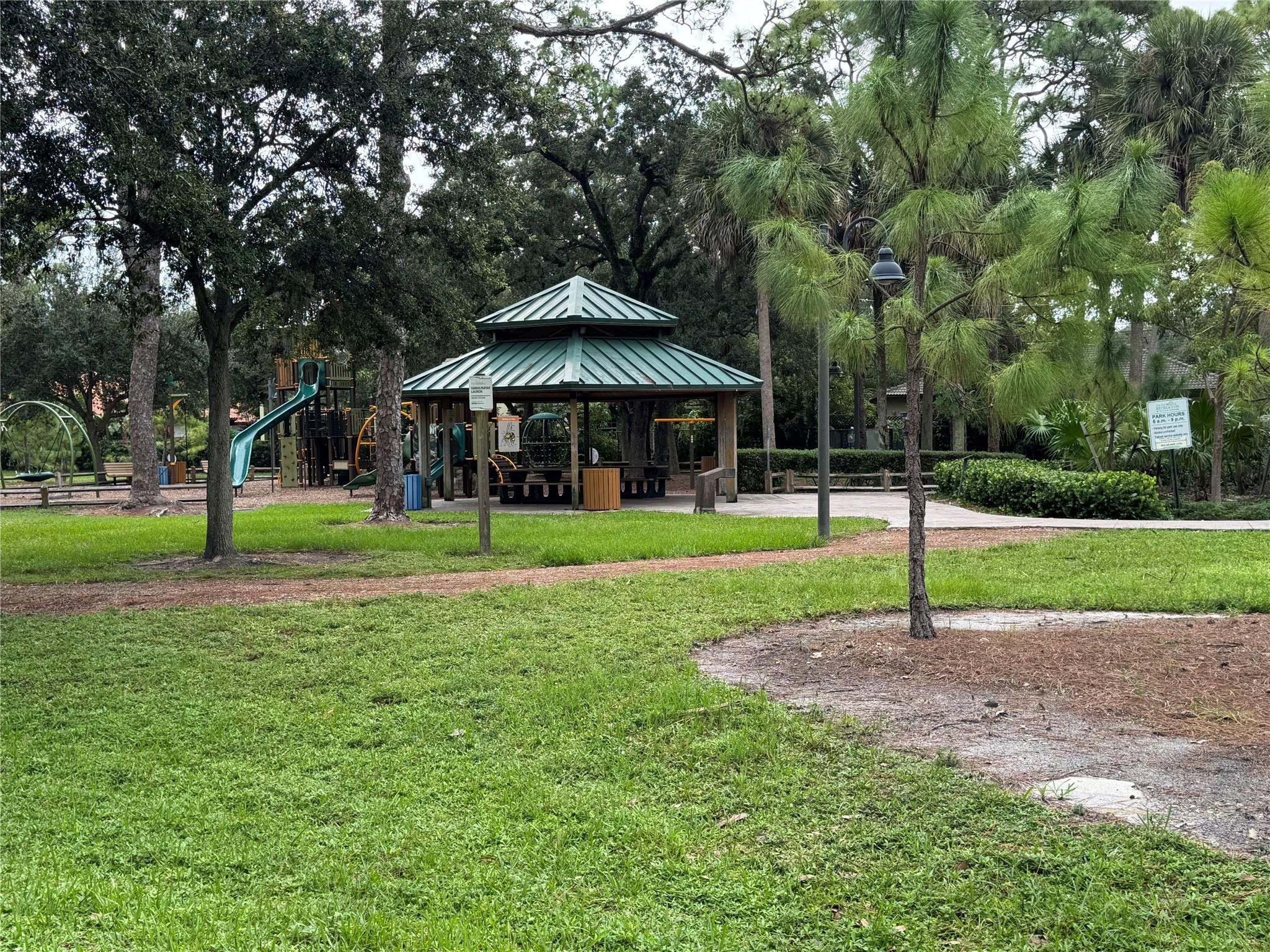 two bedroom one bath unfurnished updated annual rental unit. laundry behind the bldg for tenant usage. close to davie/I-95 and School and park.  please send rent spree report with your offer. no pets. no smoking.  available from June 3rd.  available June 3rd - quick approval. updated.