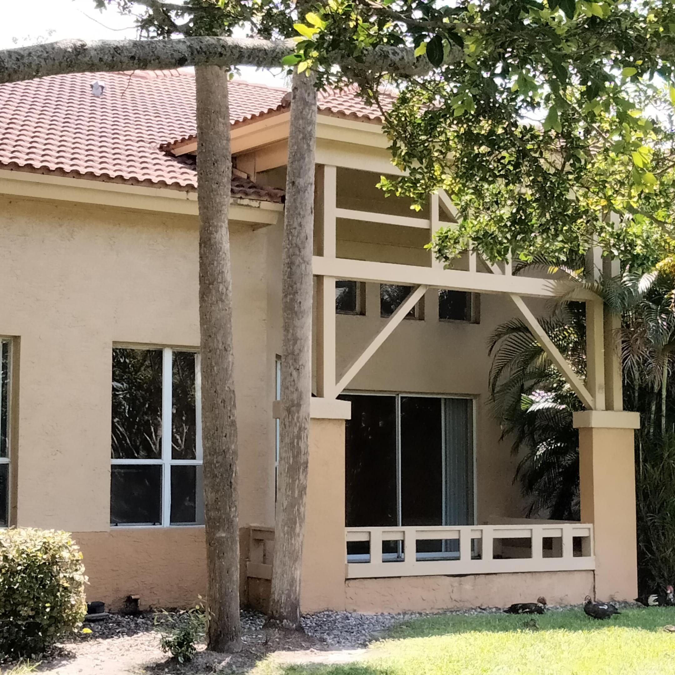 PALM LAKE CONDO - Residential