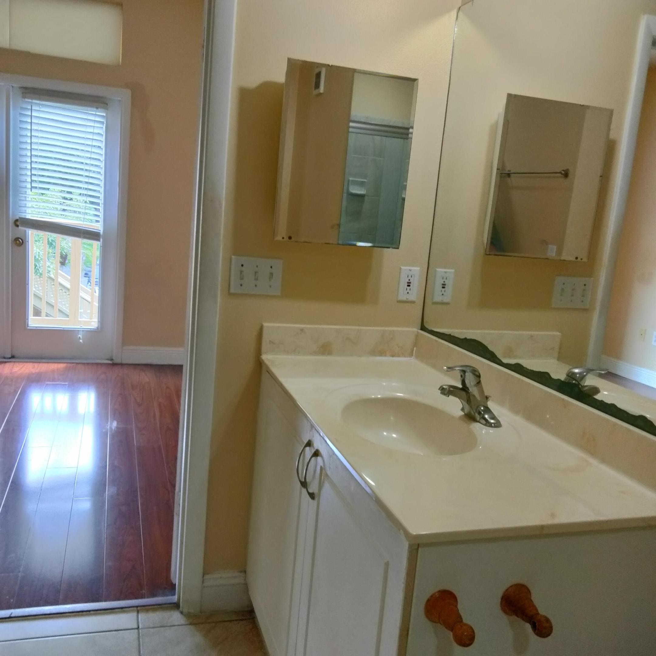 PALM LAKE CONDO - Residential