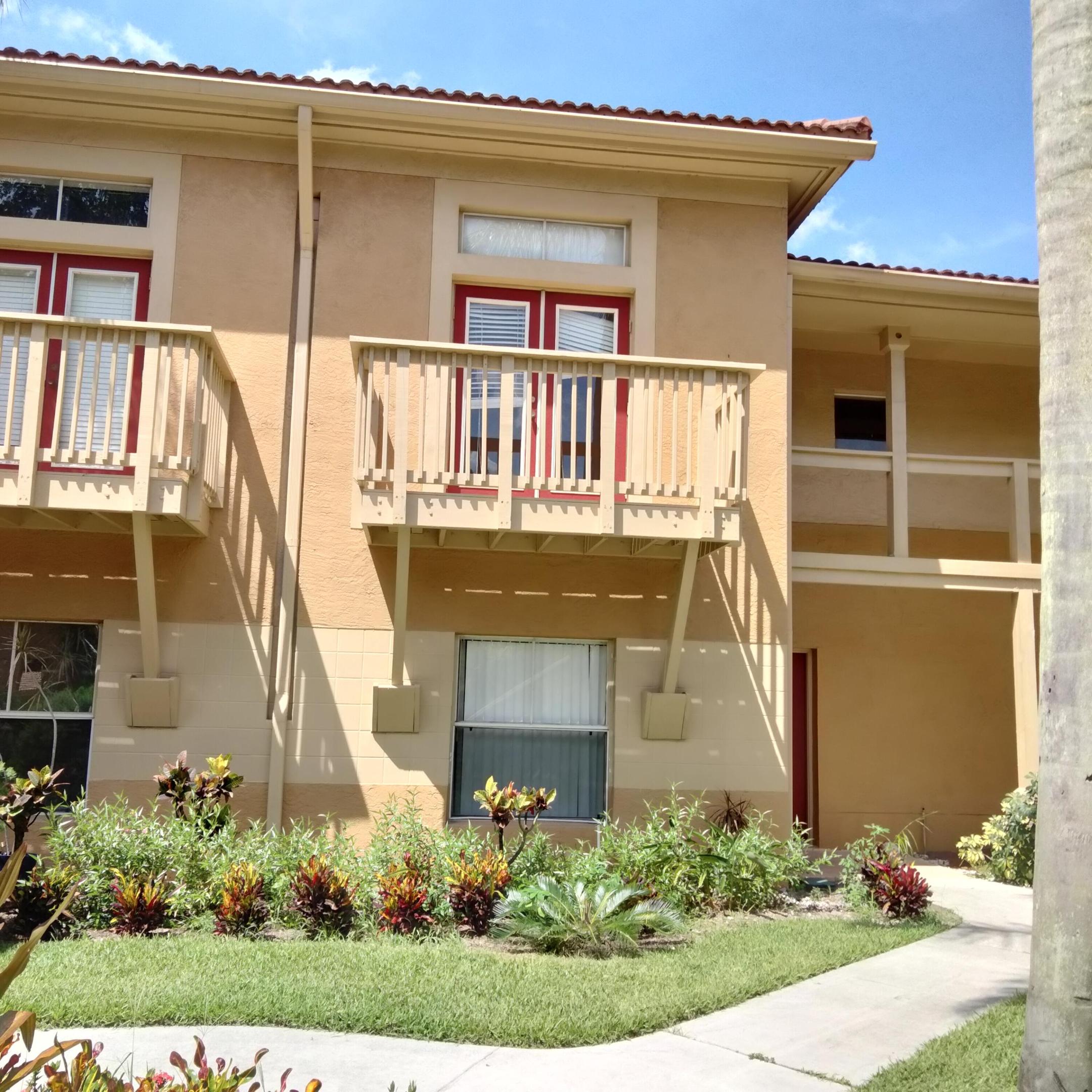 PALM LAKE CONDO - Residential