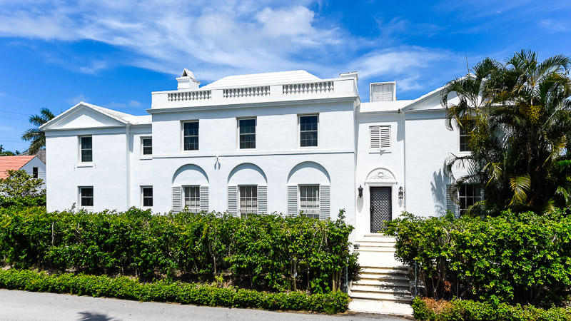 Stunning John Volk residence on Eden Road and North Lake Way. Perfect floor plan with first floor master bedroom possibility. Glamorous pool and loggia. Service road. Private beach access through Eden. Dodge Association membership. THIS WELL PROPORTIONED RESIDENCE WAS DESIGNED BY SOCIETY ARCHITECT JOHN VOLK IN 1935. THE STATELY HOME PRESIDES OVER LAKE WAY AND EDEN ROAD AND
FEATURES 6 BEDROOMS PLUS STAFF, 6 BATHS AND 2 HALF BATHS.
LONG FLOOR TO CEILING WINDOWS IN THE LIVING ROOM PROVIDE PLENTY OF LIGHT DURING THE DAY. THE FIREPLACE AND CROWN MOLDINGS MAKE THIS ROOM PARTICULARY PRETTY.
OTHER ROOMS ON THE MAIN FLOOR INCLUDE A LIBRARY ENCASED IN PECKY CYRESS PANELING. THE LOGGIA AND FORMAL DINING ROOMS ARE FACING THE POOL. THE LARGE EAT-IN-KITCHEN CONNECTS TO A SUBSTANTIAL BUTLERS PANTRY PROVIDING MORE APPLIANCES AND STORAGE SPACE. A LARGE FAMILY-TV ROOM WITH BATH COMPLETE THE FLOOR.
2 GARAGE BAYS WITH A GARDENERS TOILET ARE ACCESSED ON THE NORTH SIDE OF THE PROPERTY BY A SERVICE ROAD.
THE SWIMMING POOL IS GLAMOROUS IN LENGTH AND HAS ALL DAY SUN. SHADE IS PROVIDED BY A PERGOLA.
ATLANTIC BEACH ACCESS IS PROVIDED THROUGH MEMBERSHIP IN THE EDEN-DODGE NEIGHBORHOOD ASSOCIATION
