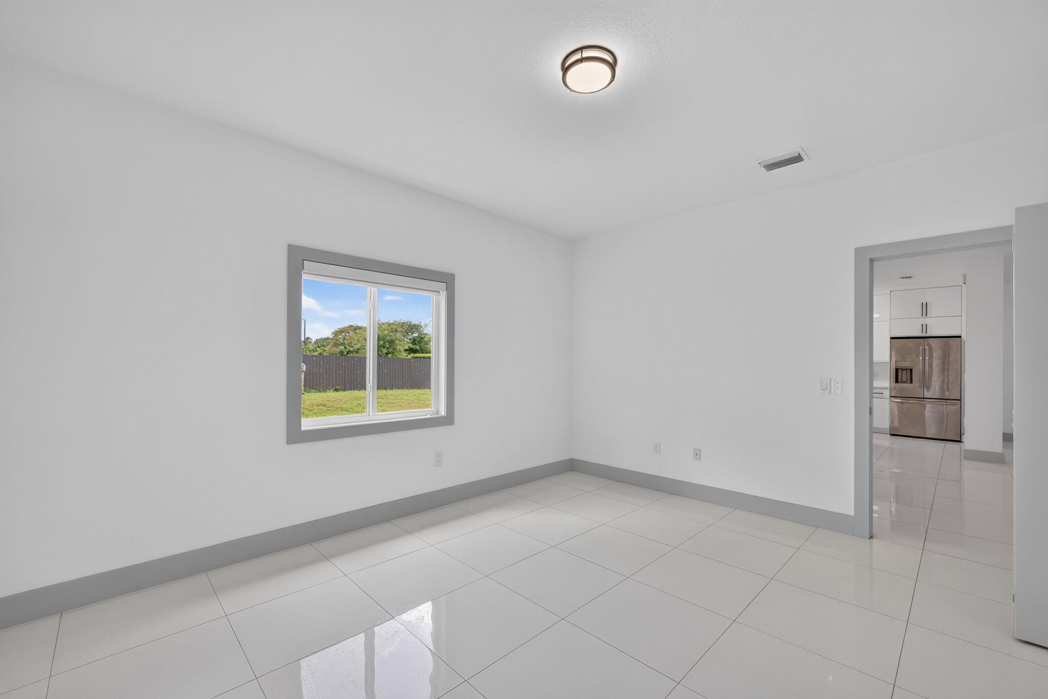 KINGS COURT - Residential
