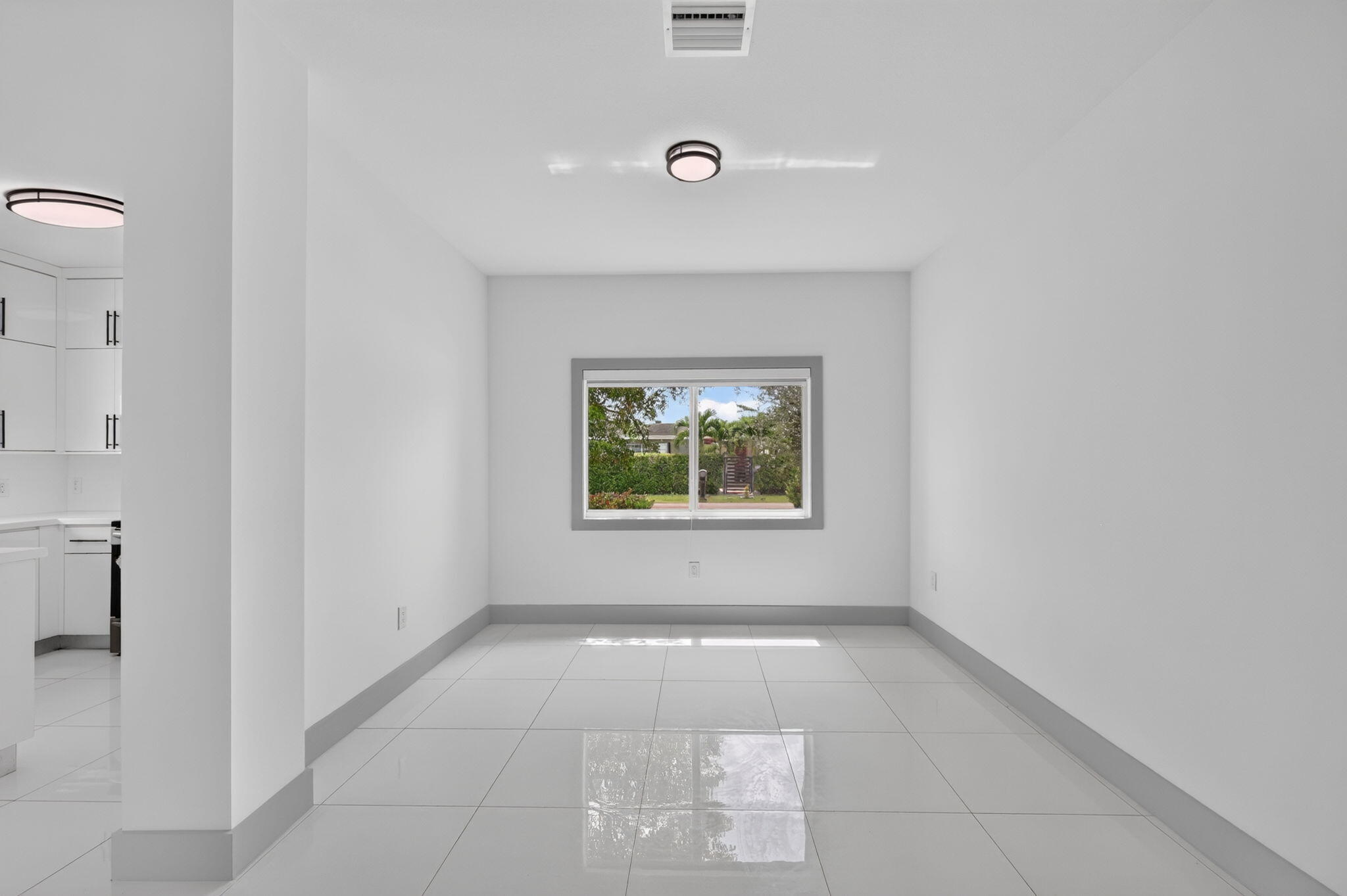 KINGS COURT - Residential