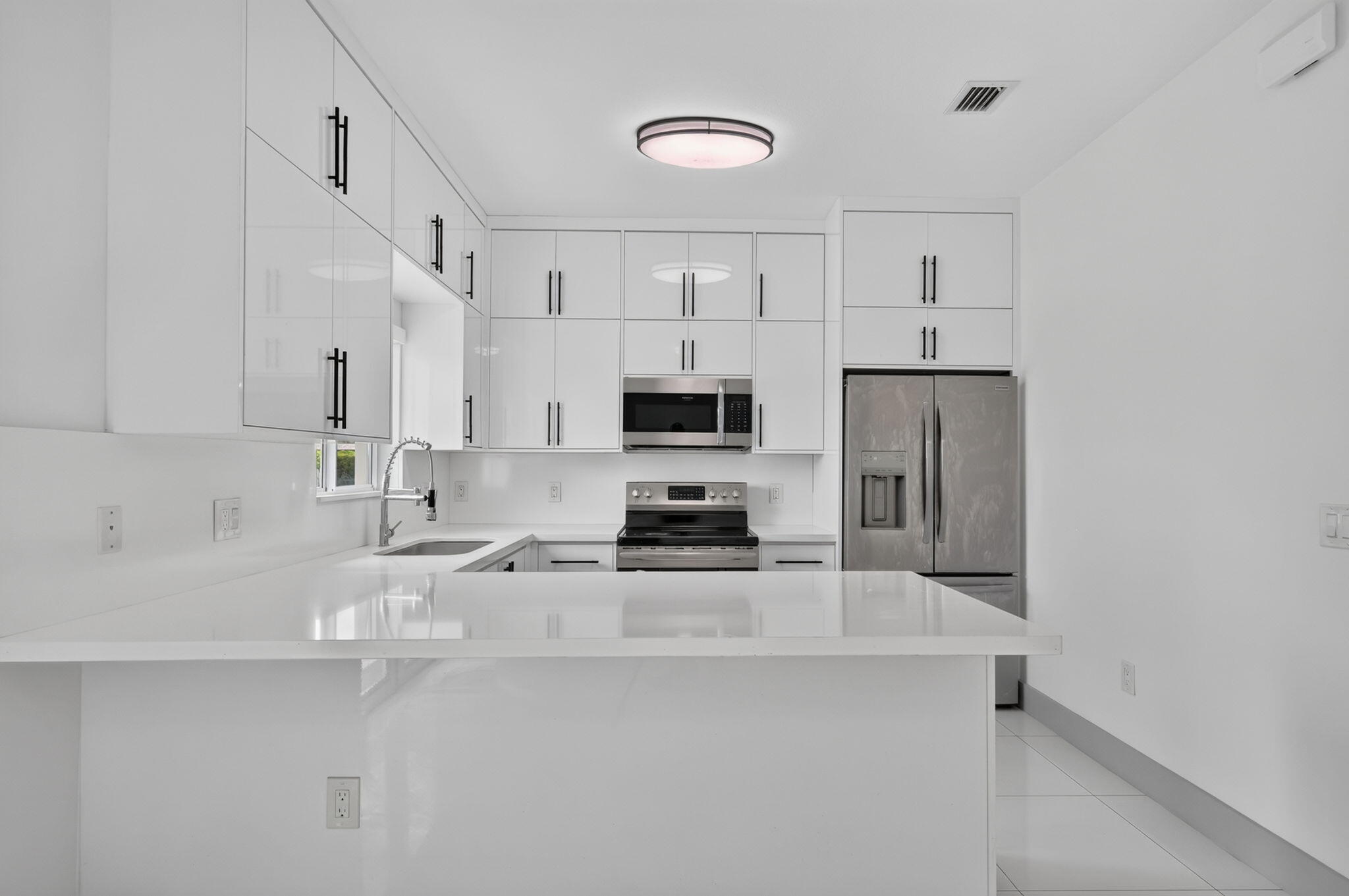 KINGS COURT - Residential