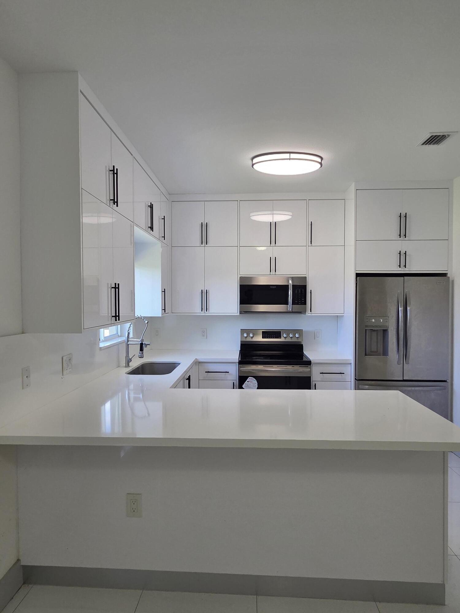 KINGS COURT - Residential