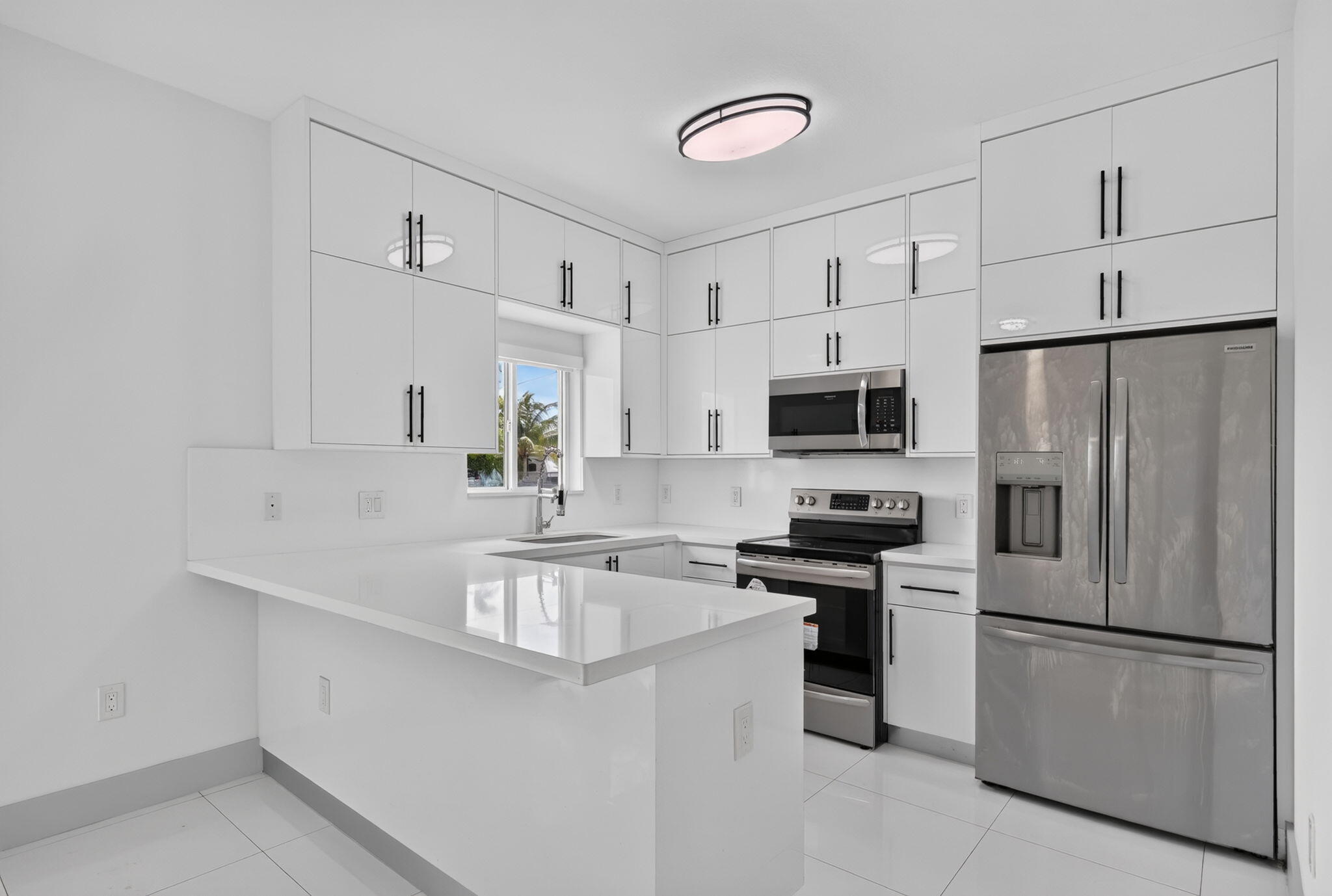 KINGS COURT - Residential