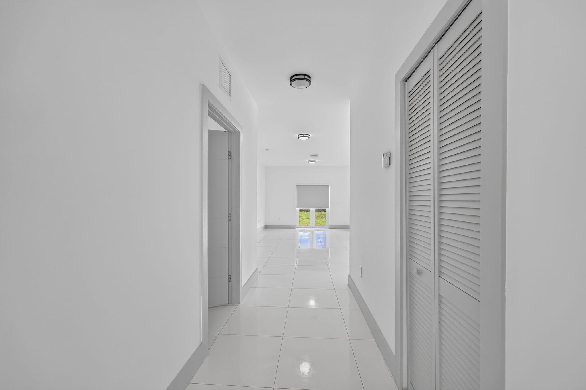 KINGS COURT - Residential