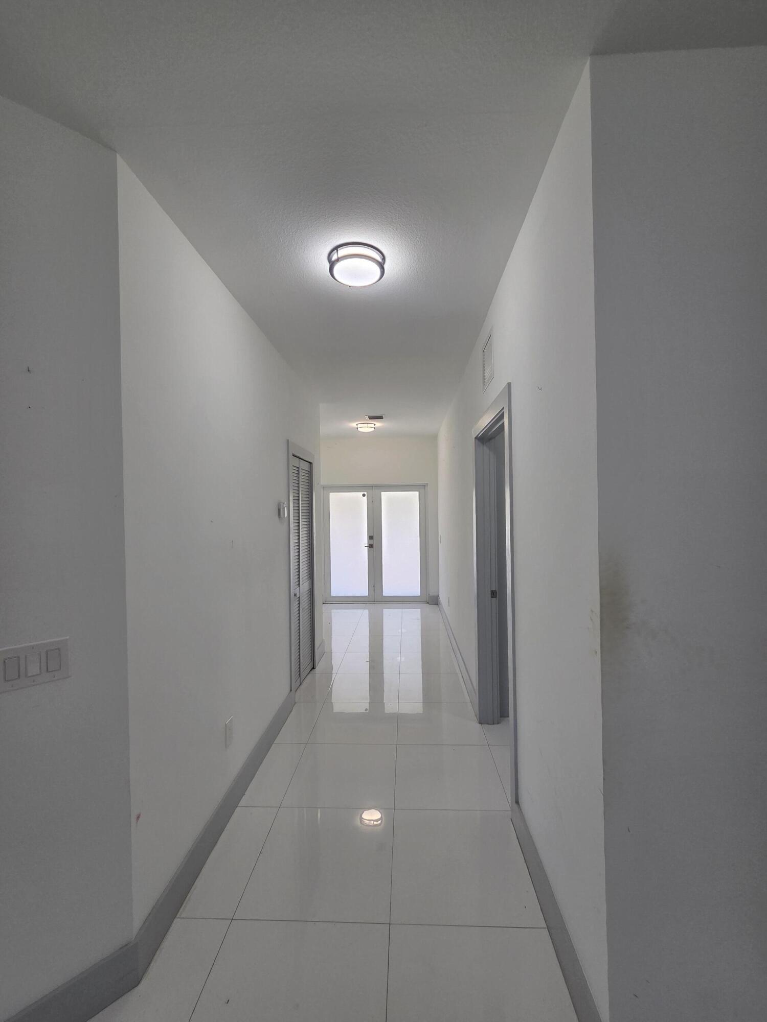 KINGS COURT - Residential