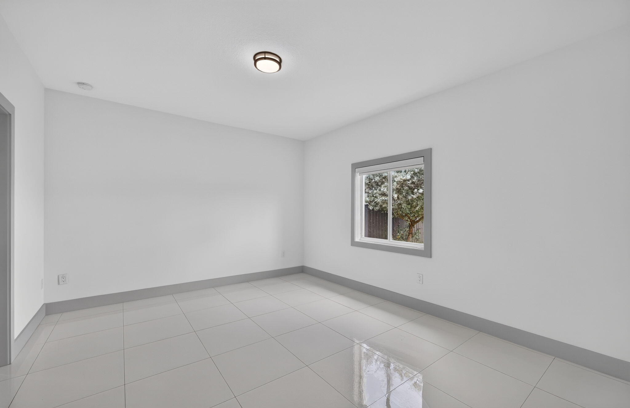 KINGS COURT - Residential