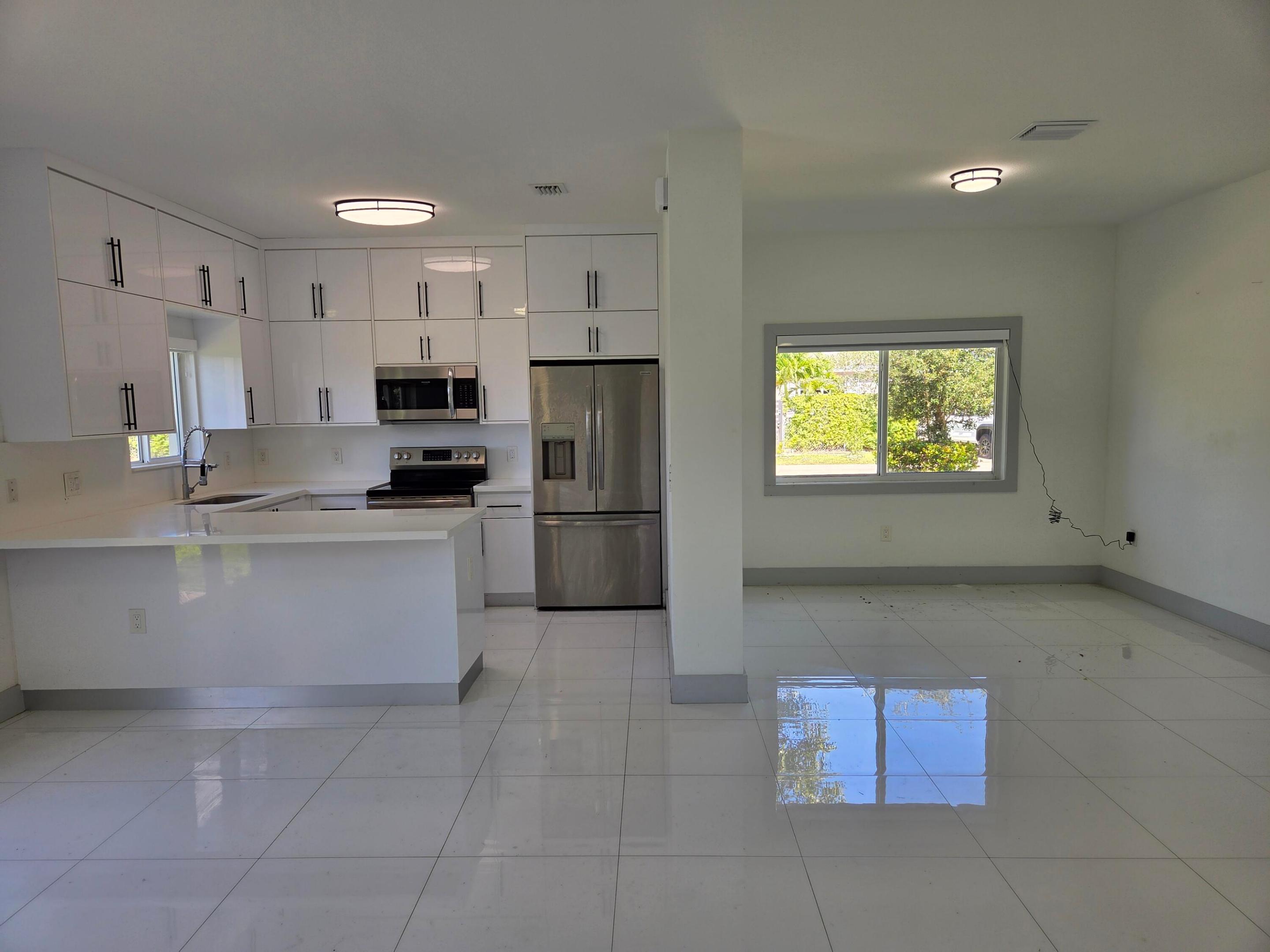 KINGS COURT - Residential