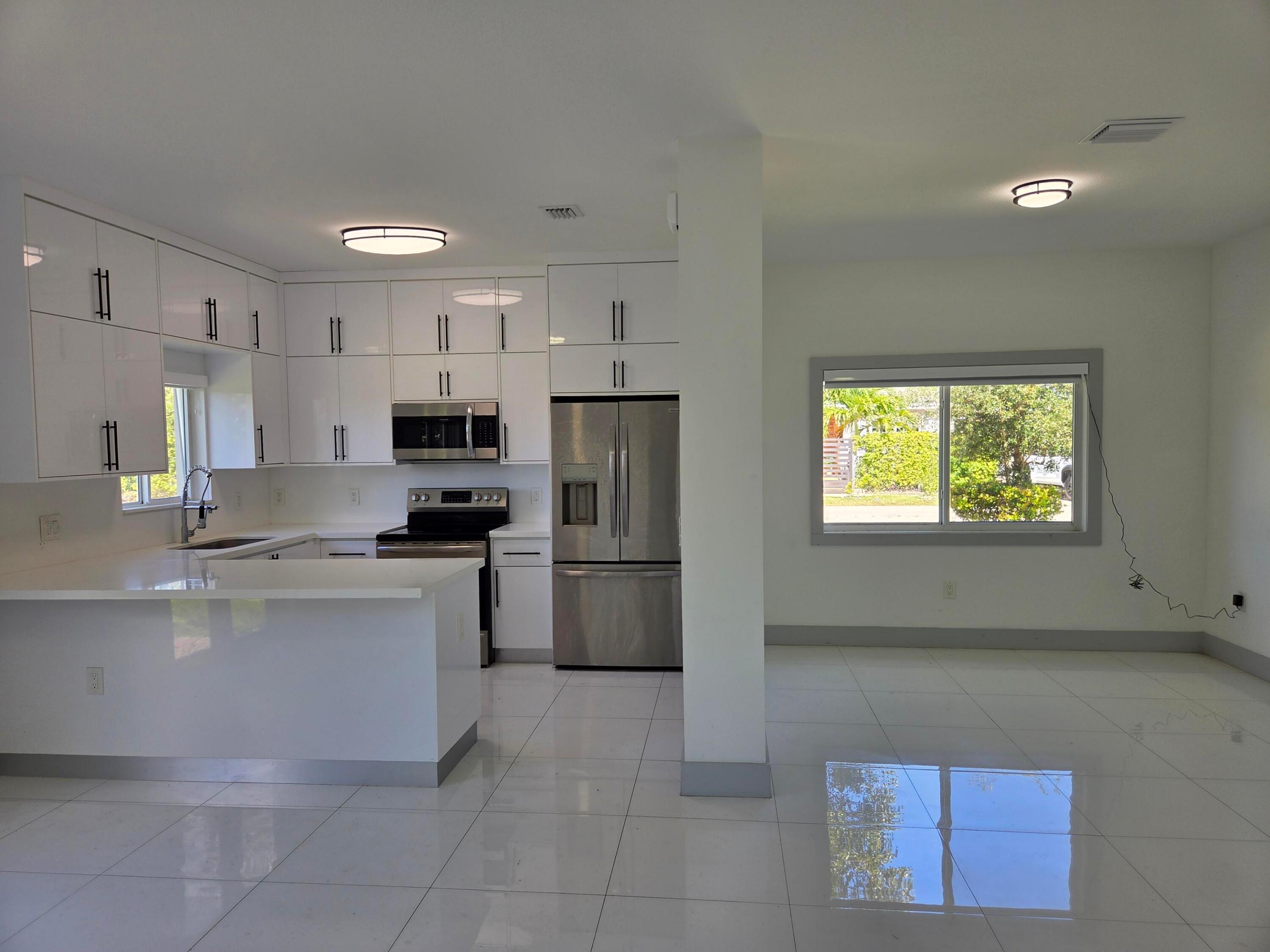 KINGS COURT - Residential