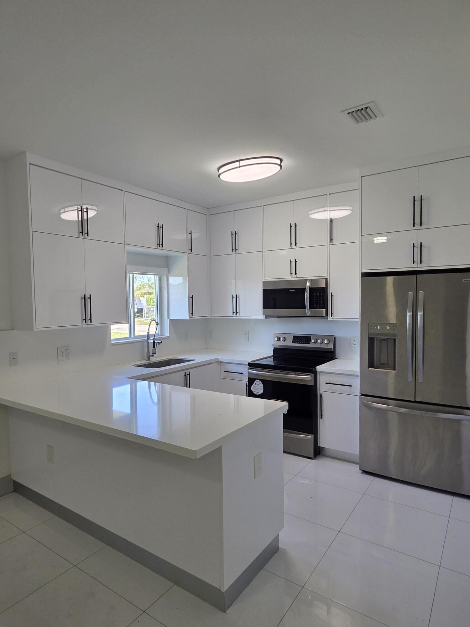 KINGS COURT - Residential