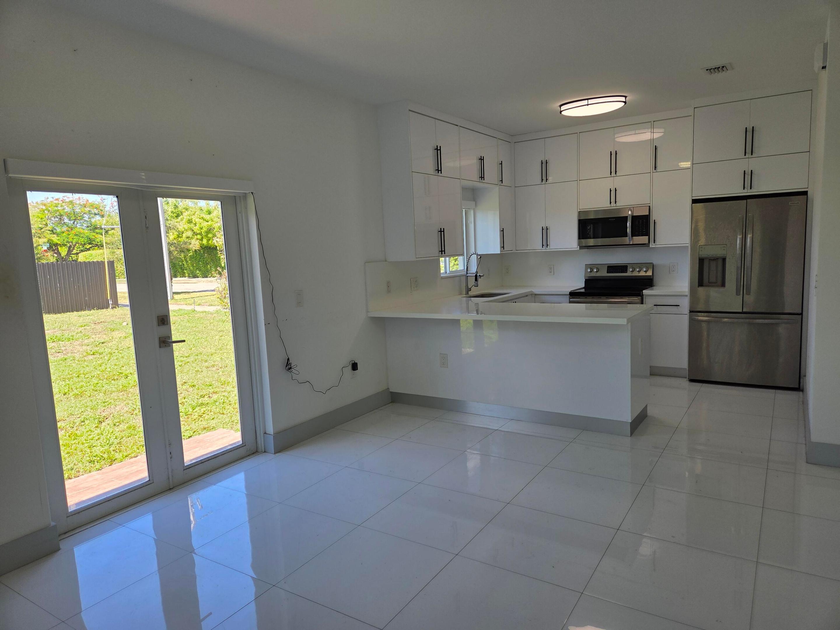 KINGS COURT - Residential