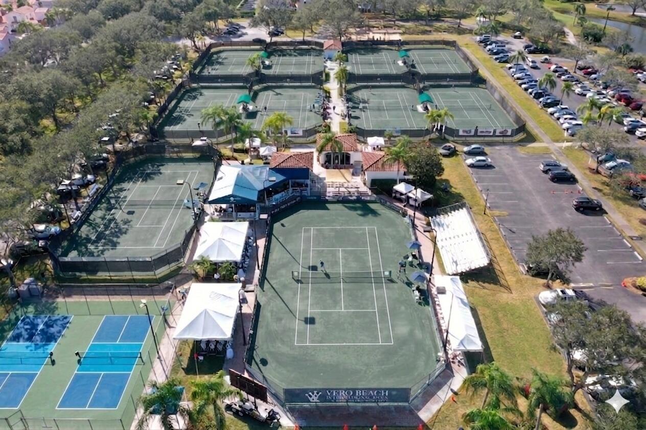 LAGUNA VILLAGE AT GRAND HARBOR - Residential