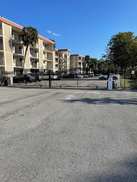 CYPRESS CHASE CONDO NO 8 - Residential