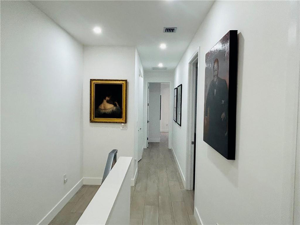 LAUDERDALE - Residential Lease