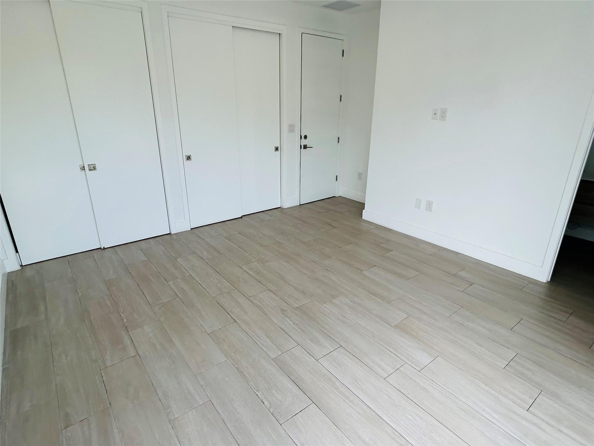 LAUDERDALE - Residential Lease