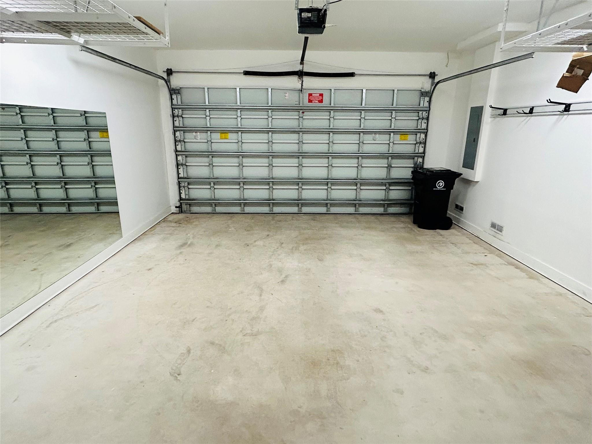 LAUDERDALE - Residential Lease