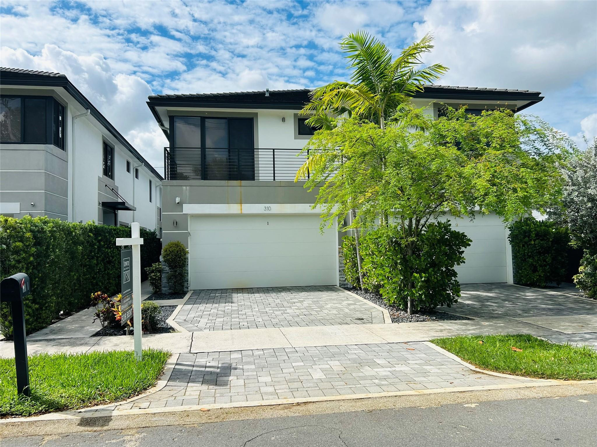 LAUDERDALE - Residential Lease