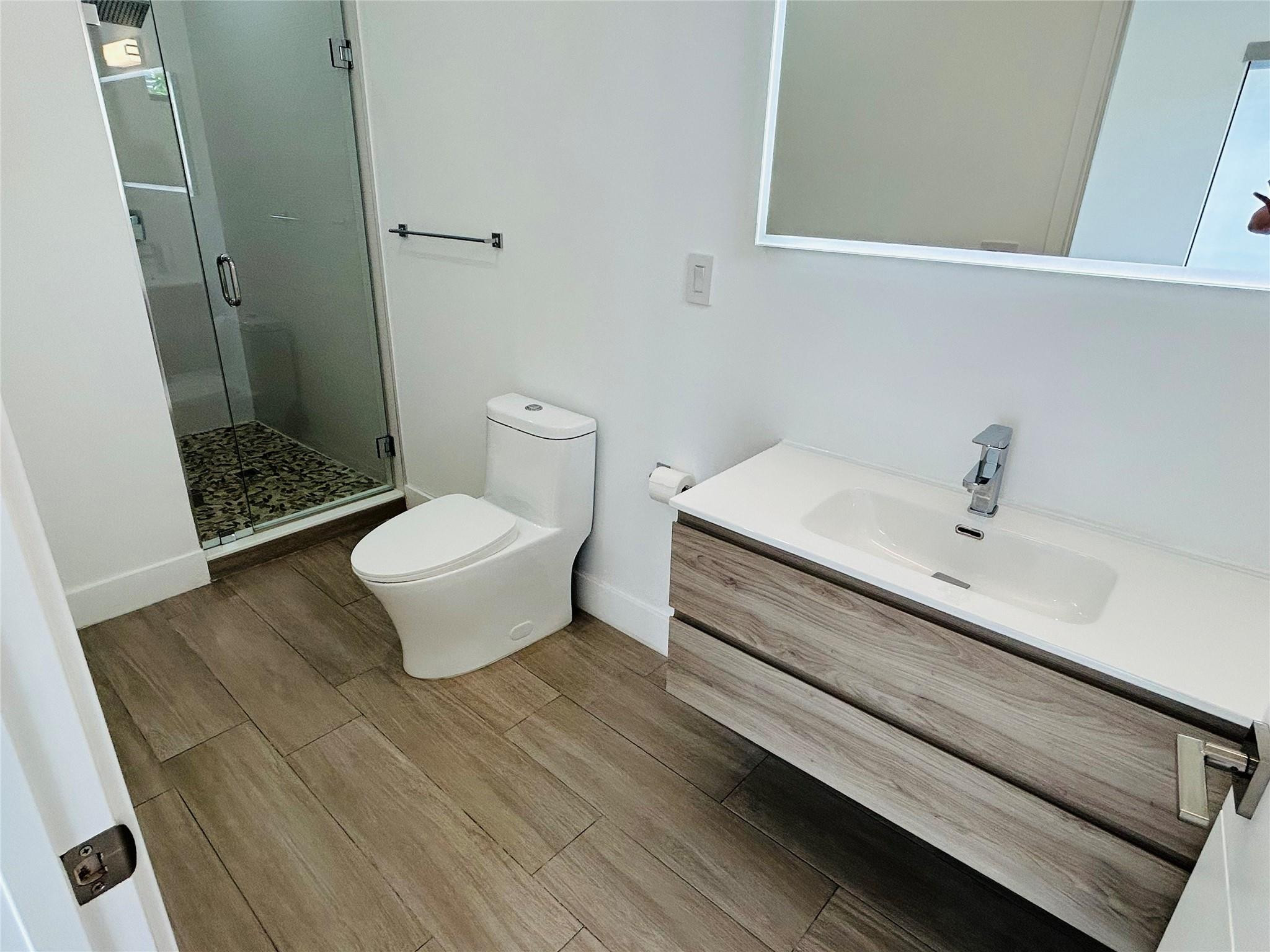 LAUDERDALE - Residential Lease