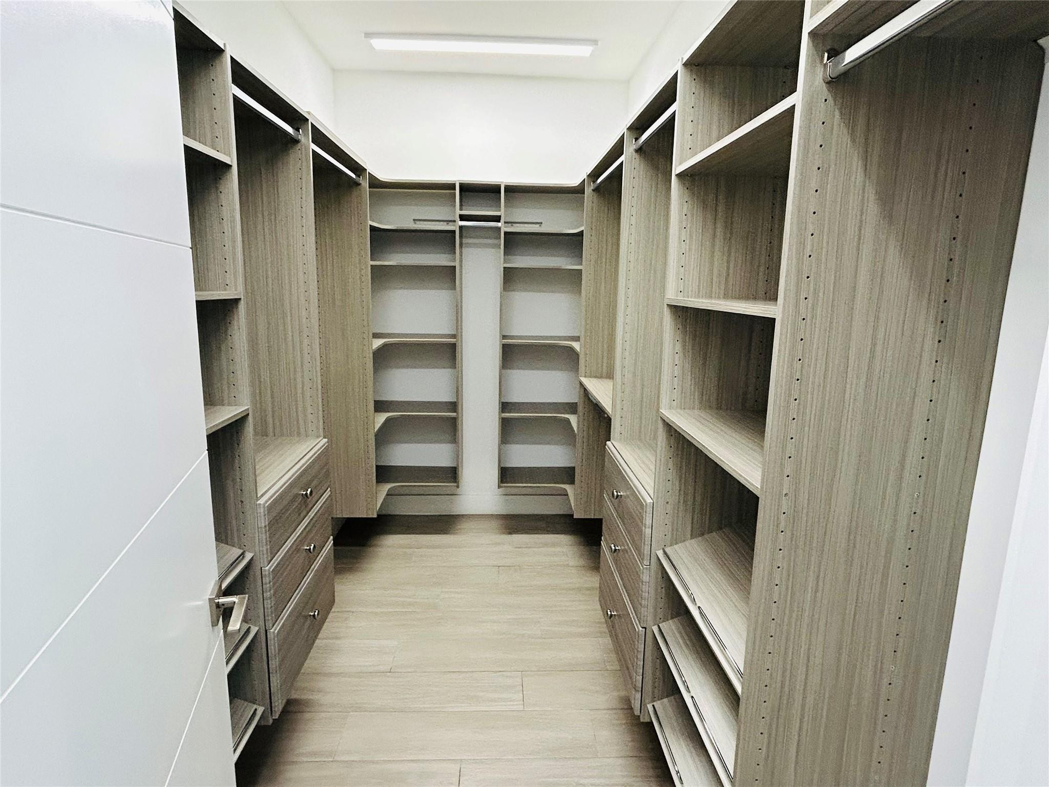 LAUDERDALE - Residential Lease