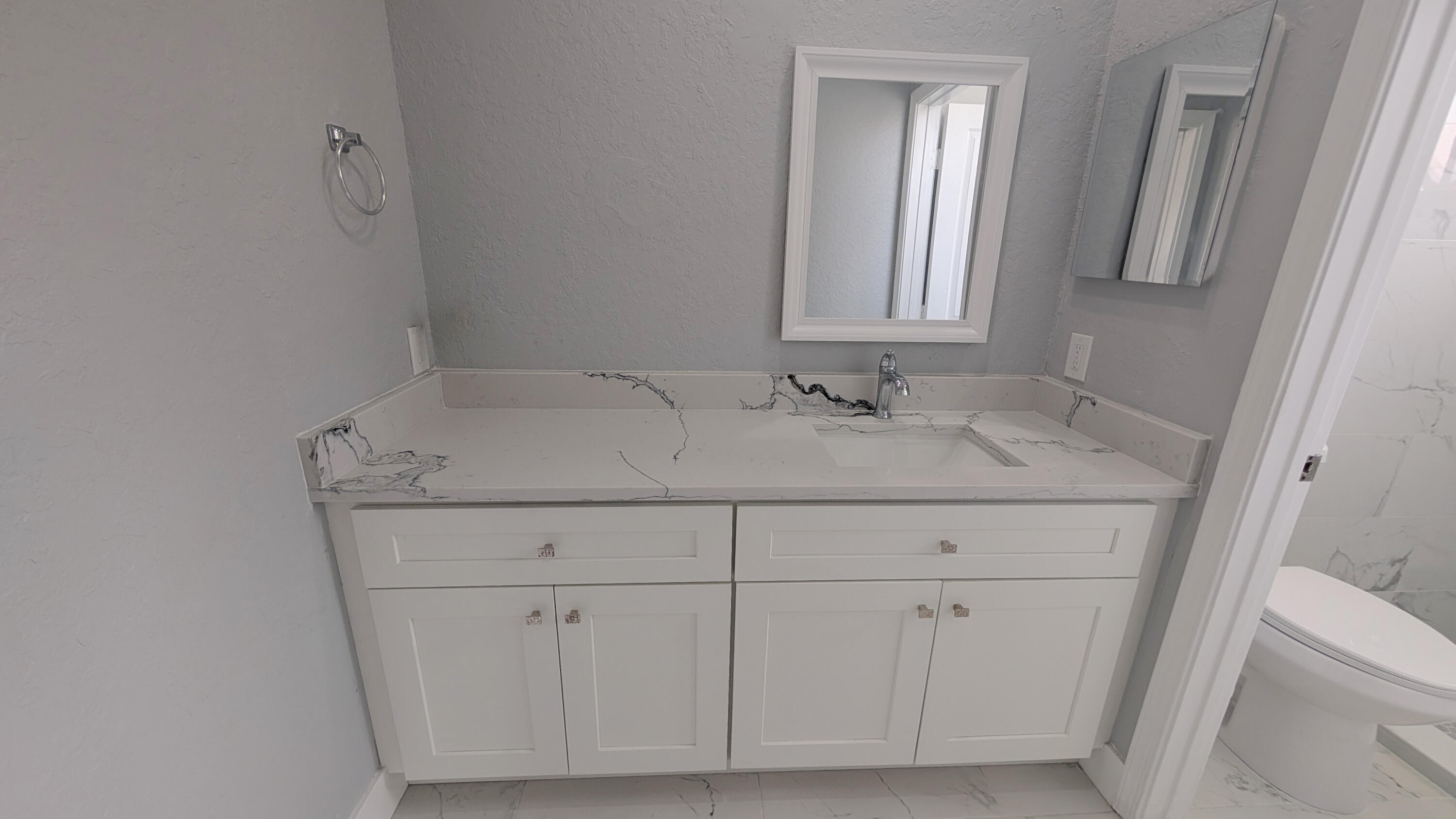 LAUREL POINTE - Residential