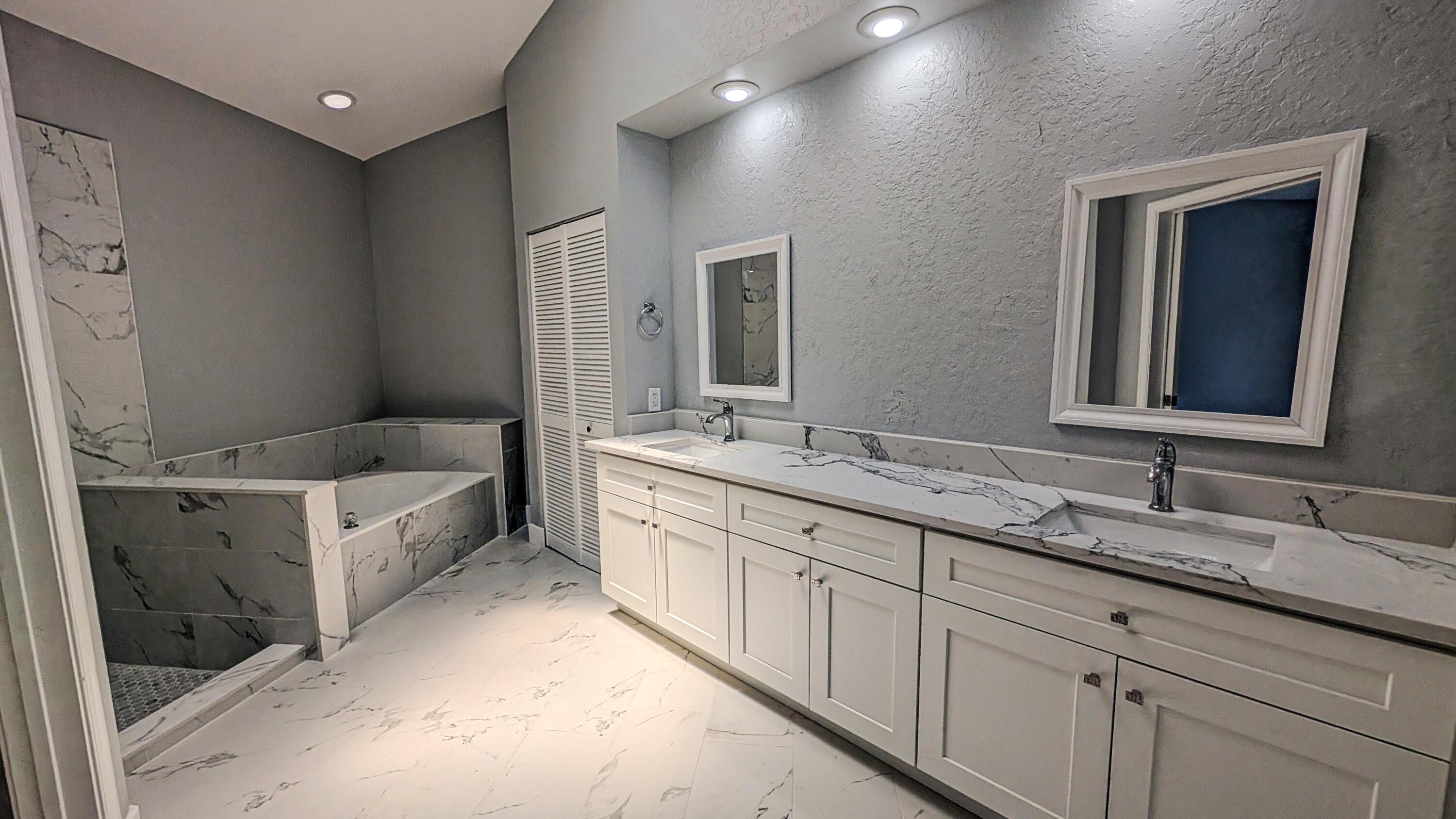 LAUREL POINTE - Residential