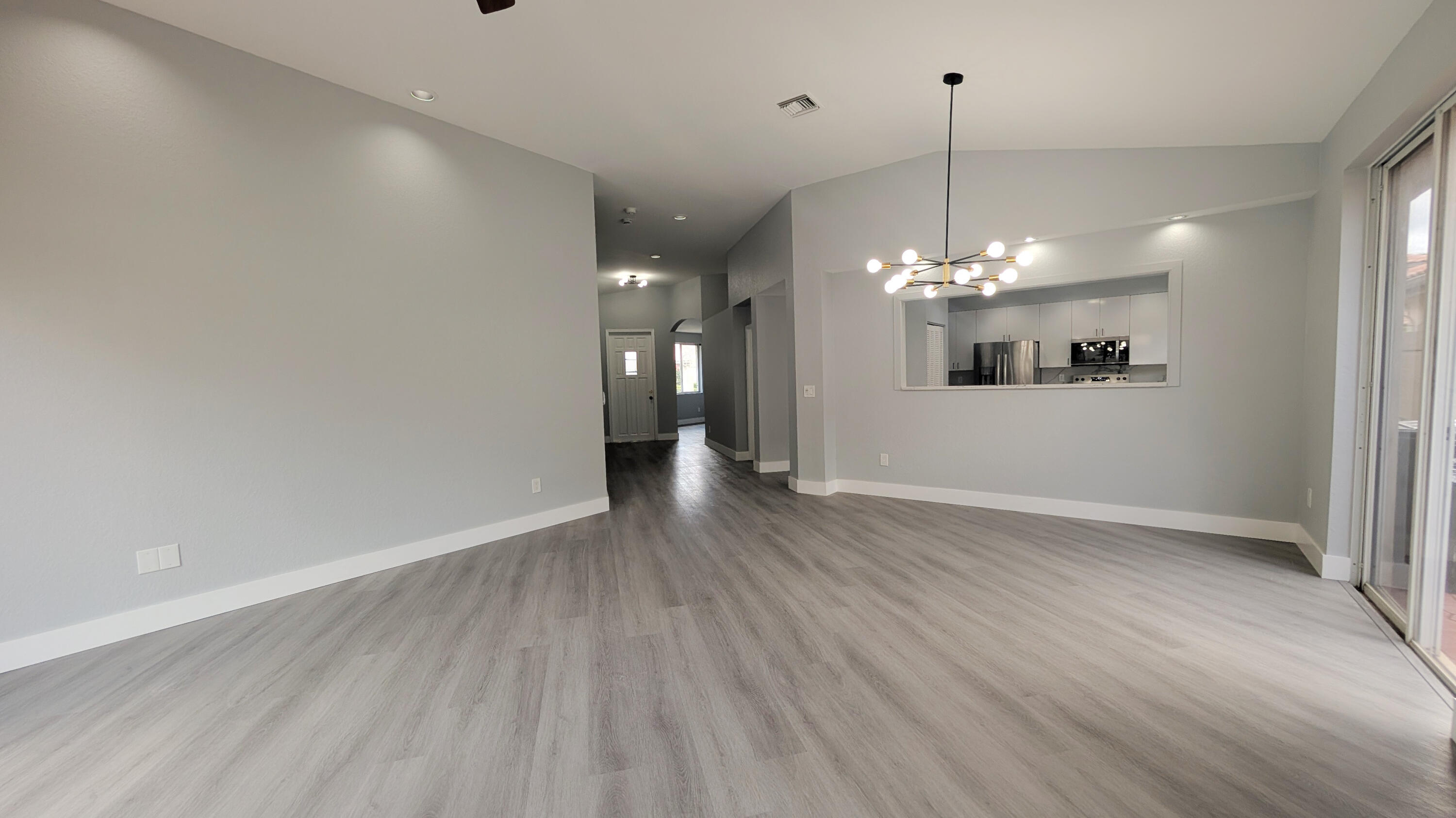 LAUREL POINTE - Residential