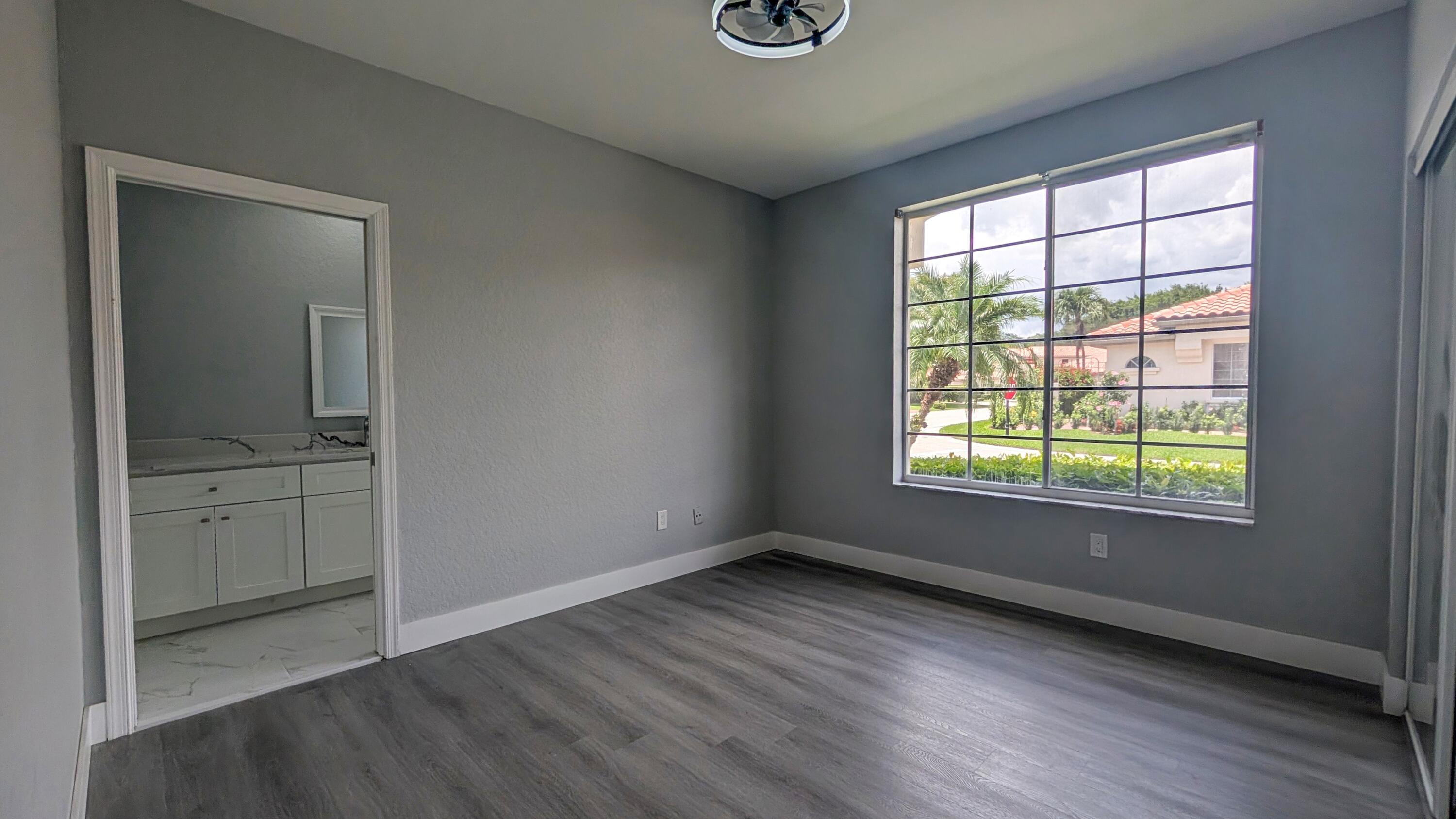 LAUREL POINTE - Residential