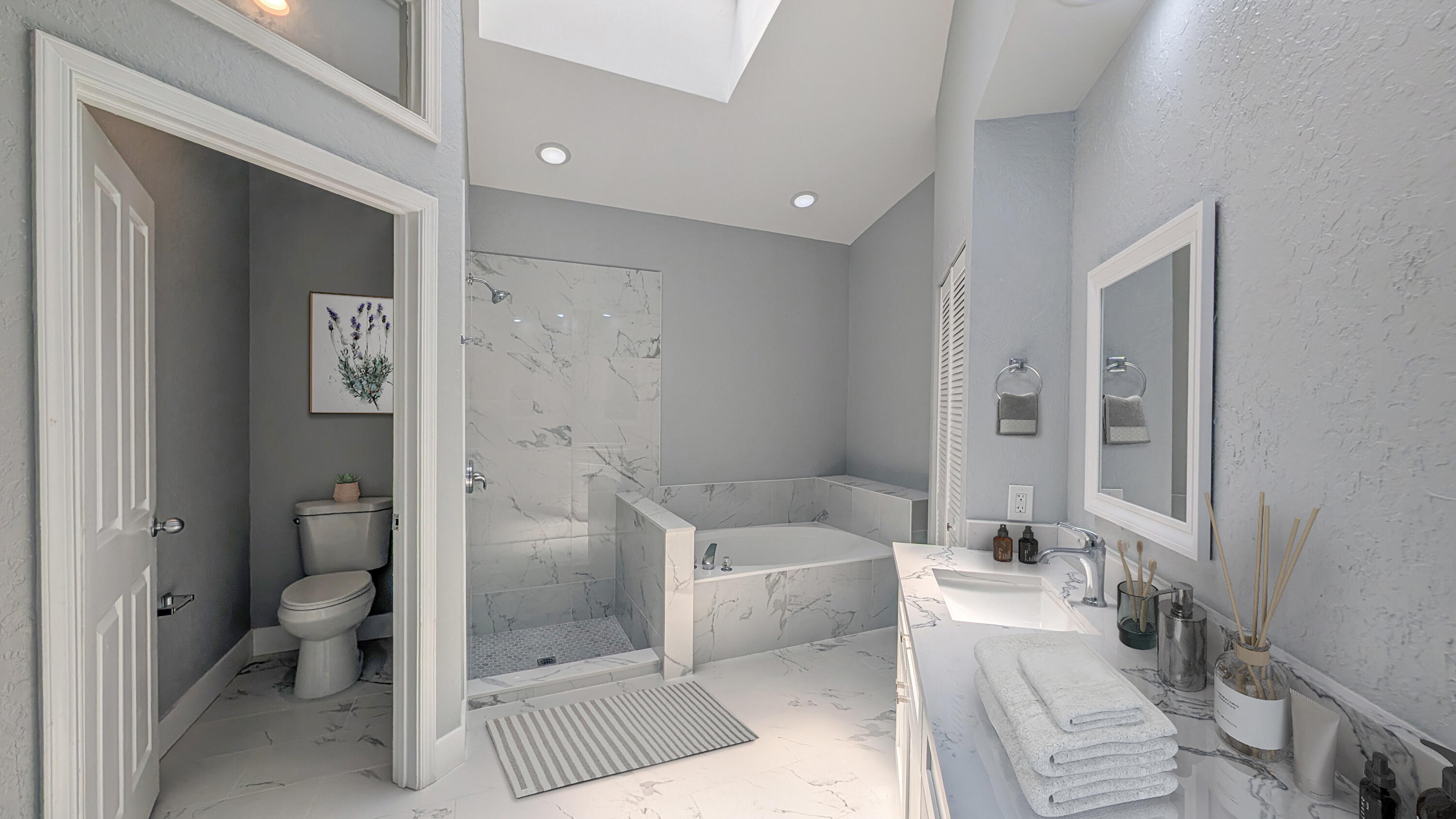 LAUREL POINTE - Residential