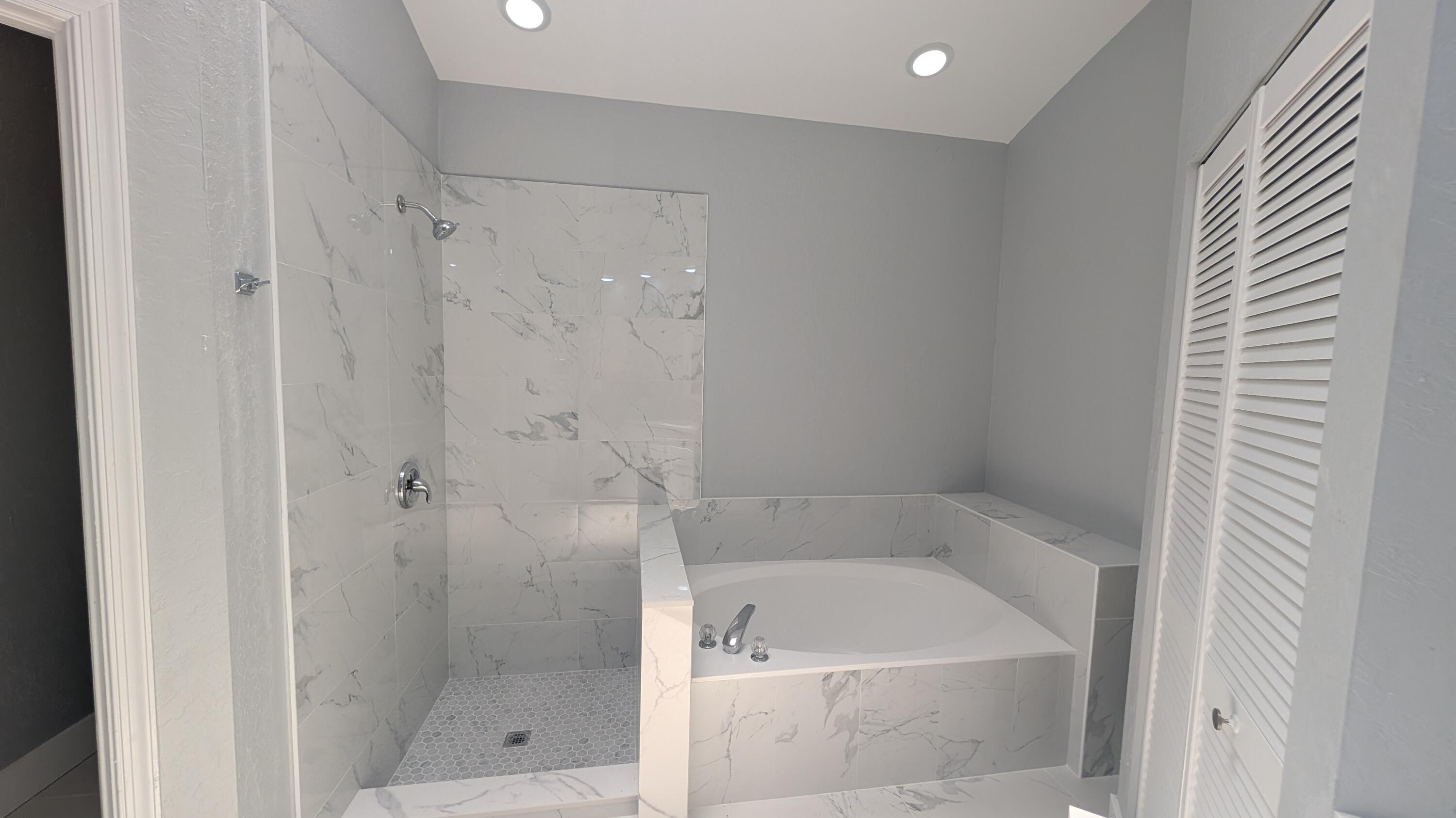 LAUREL POINTE - Residential