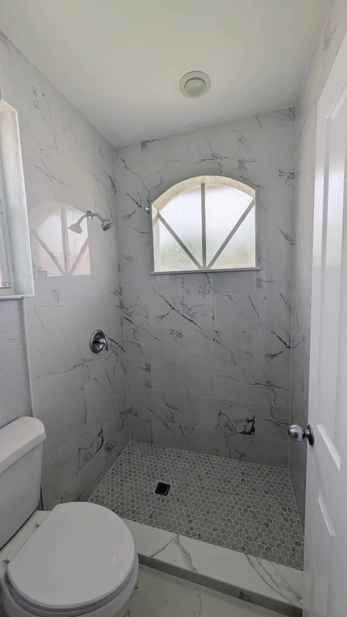 LAUREL POINTE - Residential