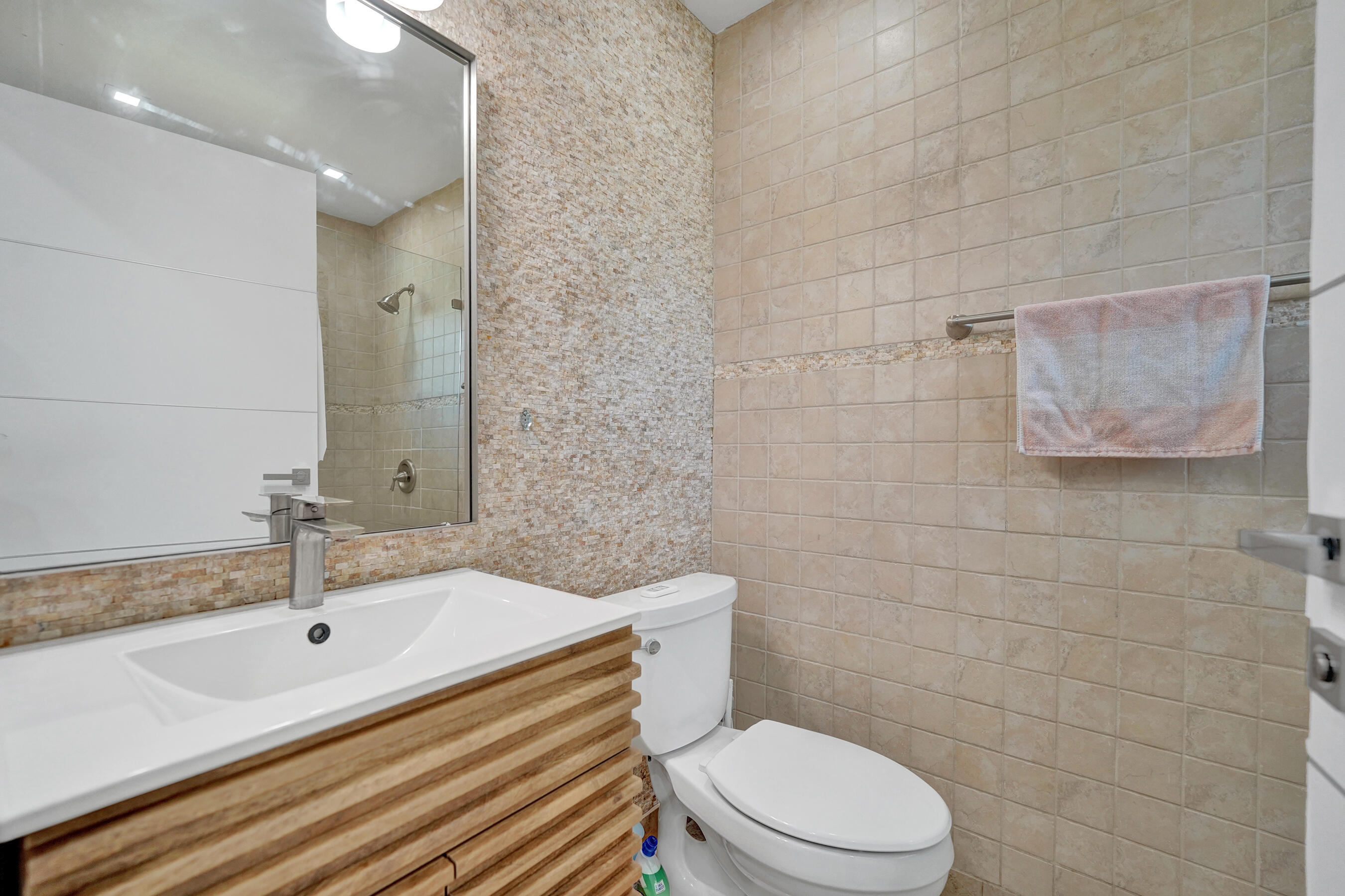 EMERALD HILLS - Residential Lease