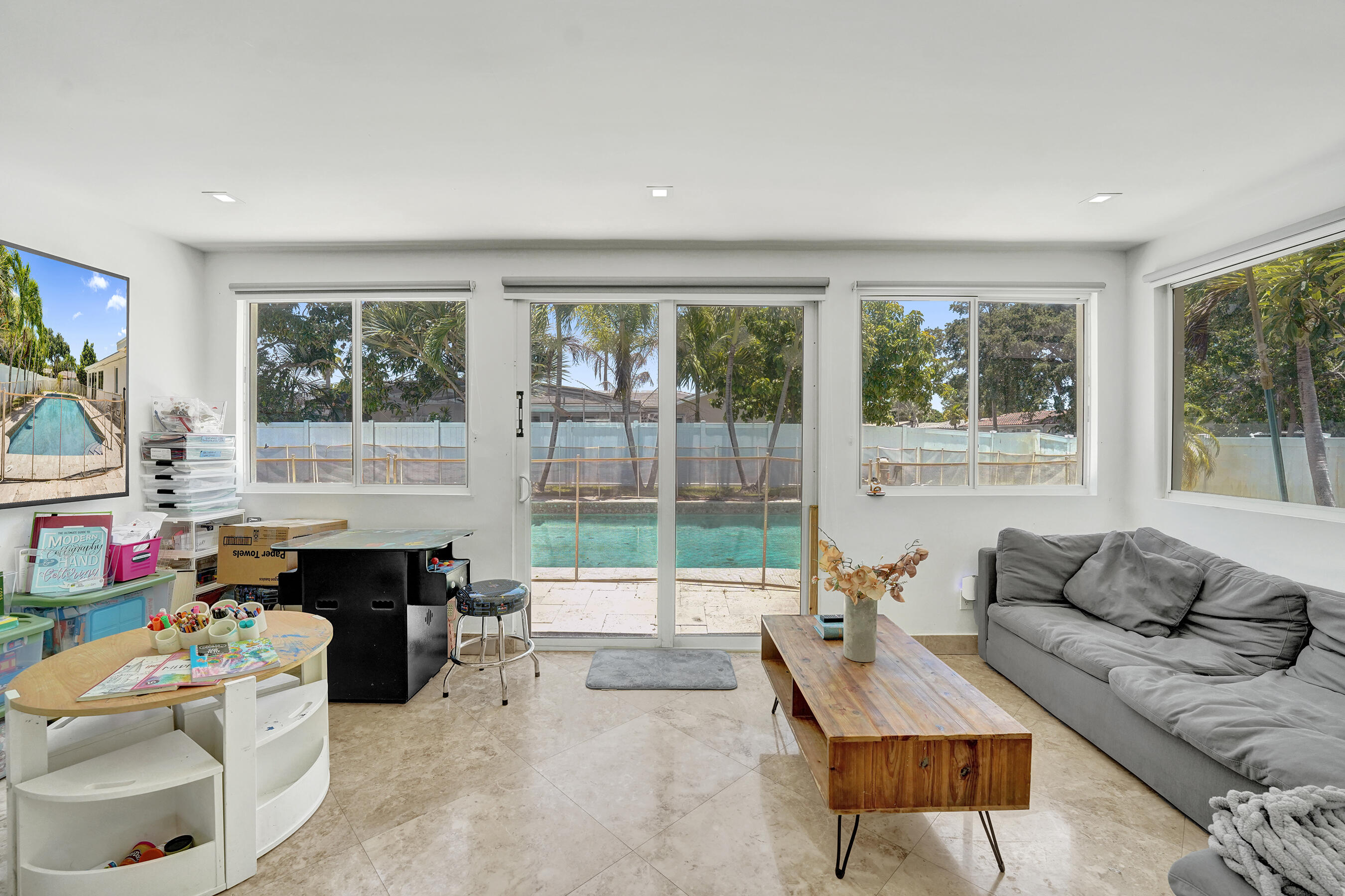 EMERALD HILLS - Residential Lease