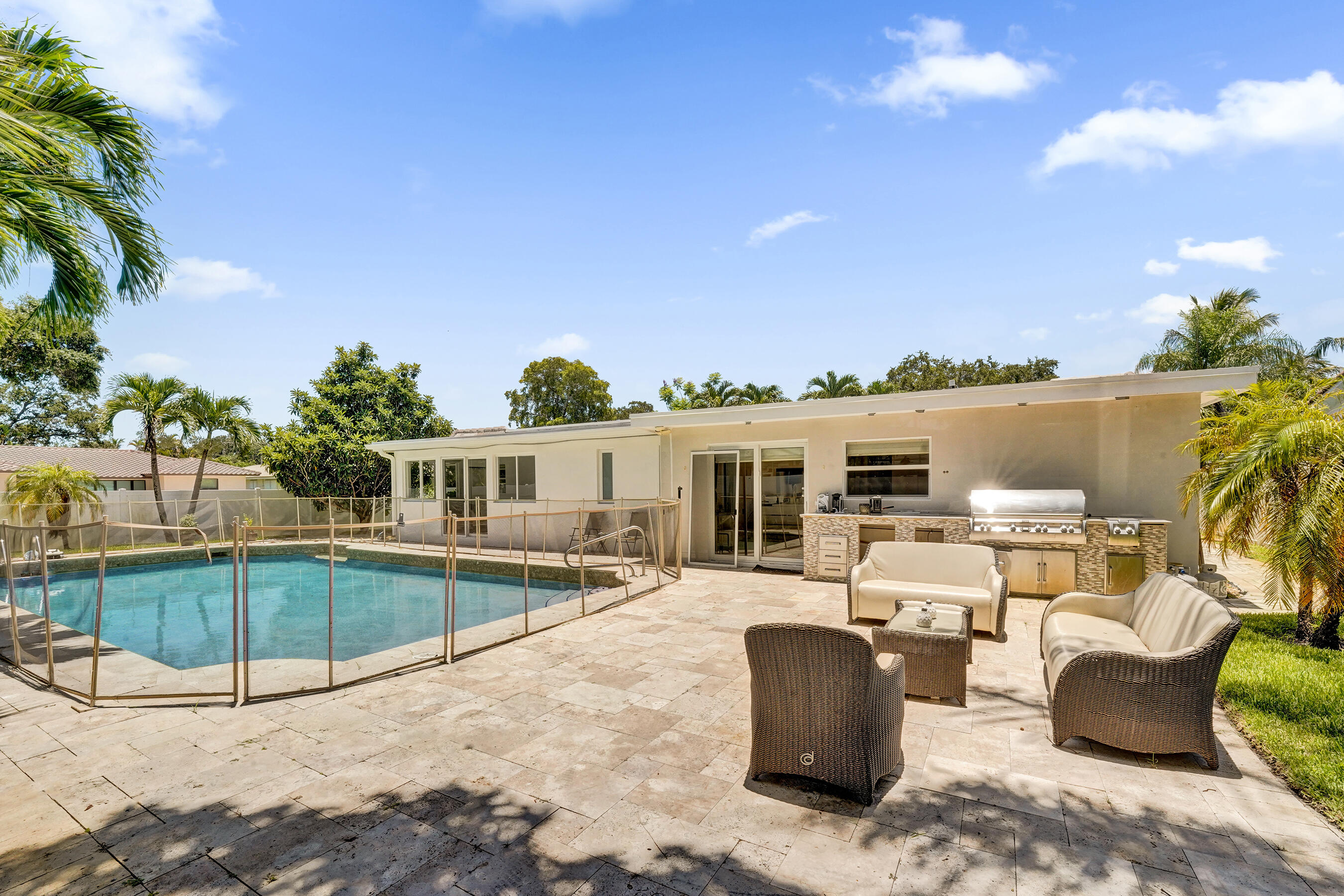 EMERALD HILLS - Residential Lease