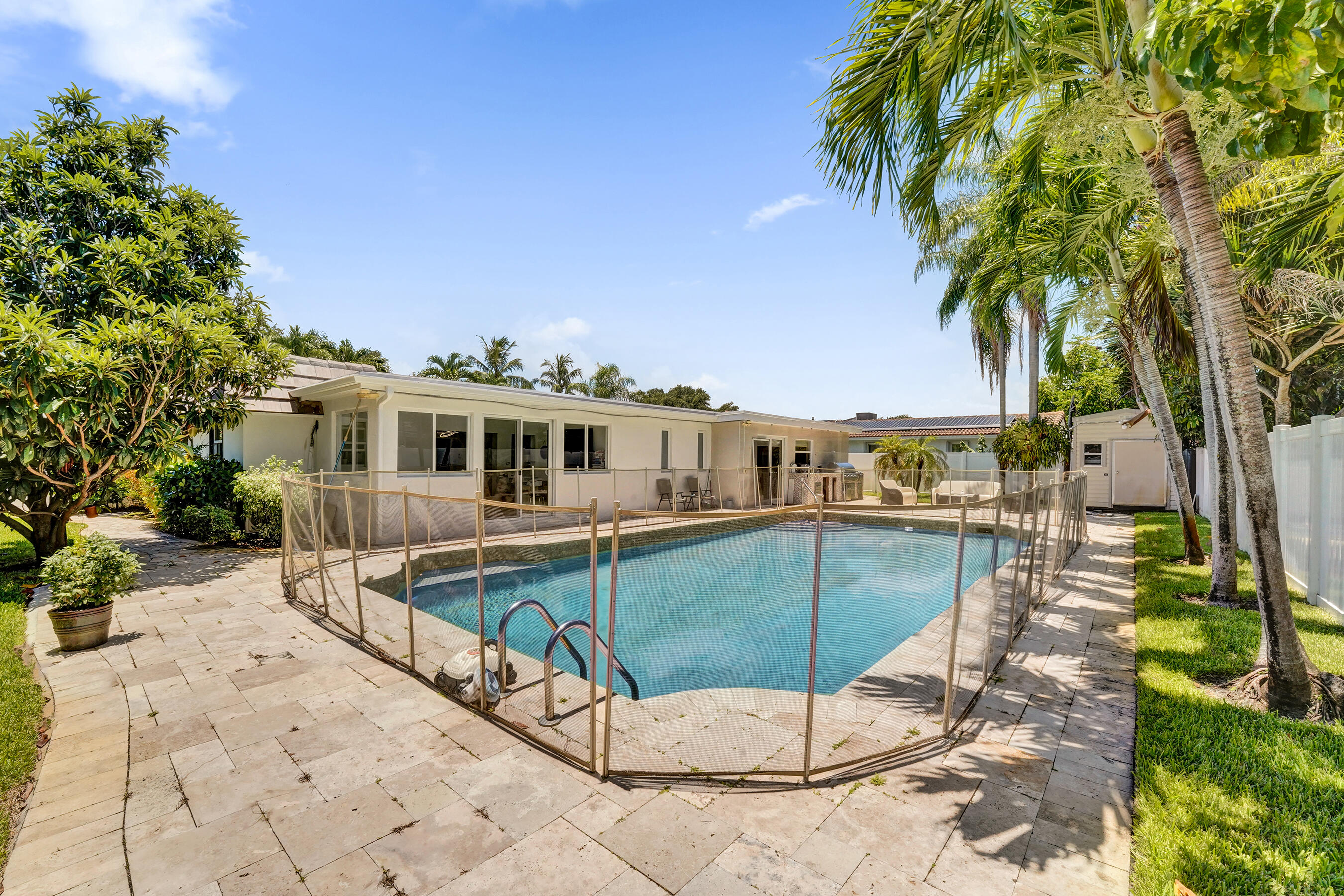 EMERALD HILLS - Residential Lease