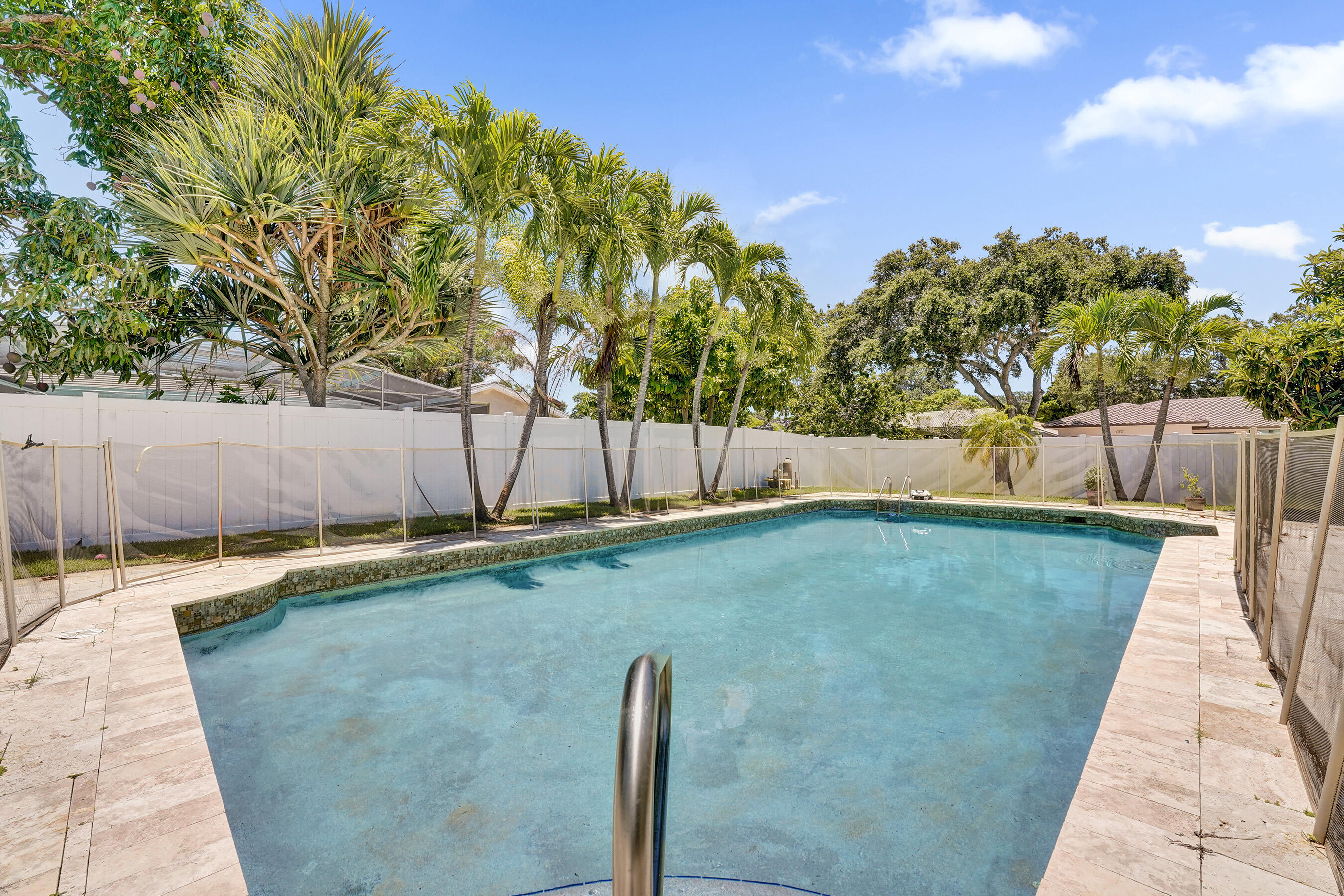 EMERALD HILLS - Residential Lease
