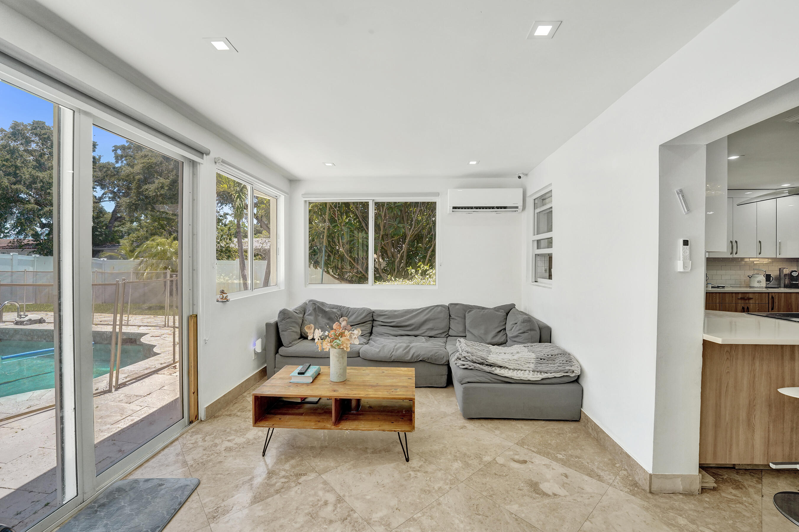 EMERALD HILLS - Residential Lease