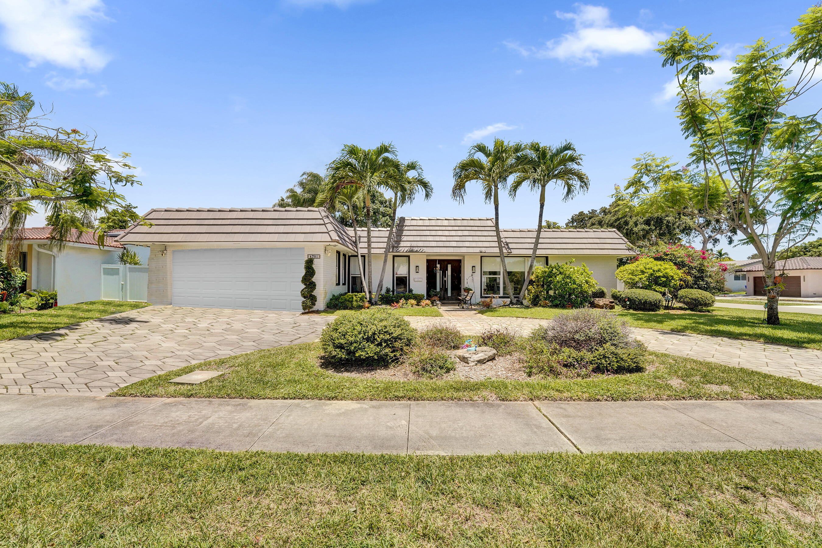 EMERALD HILLS - Residential Lease