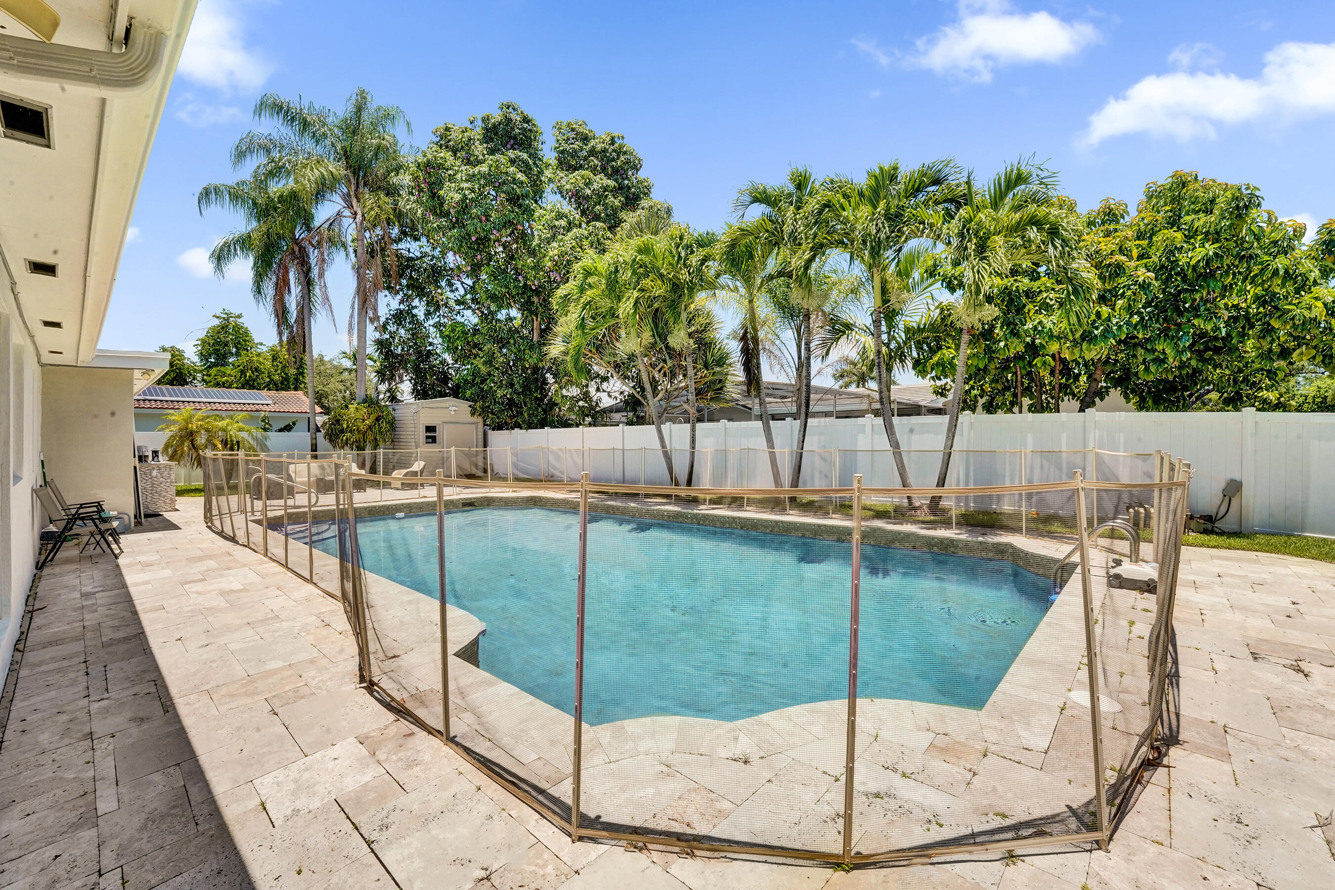 EMERALD HILLS - Residential Lease