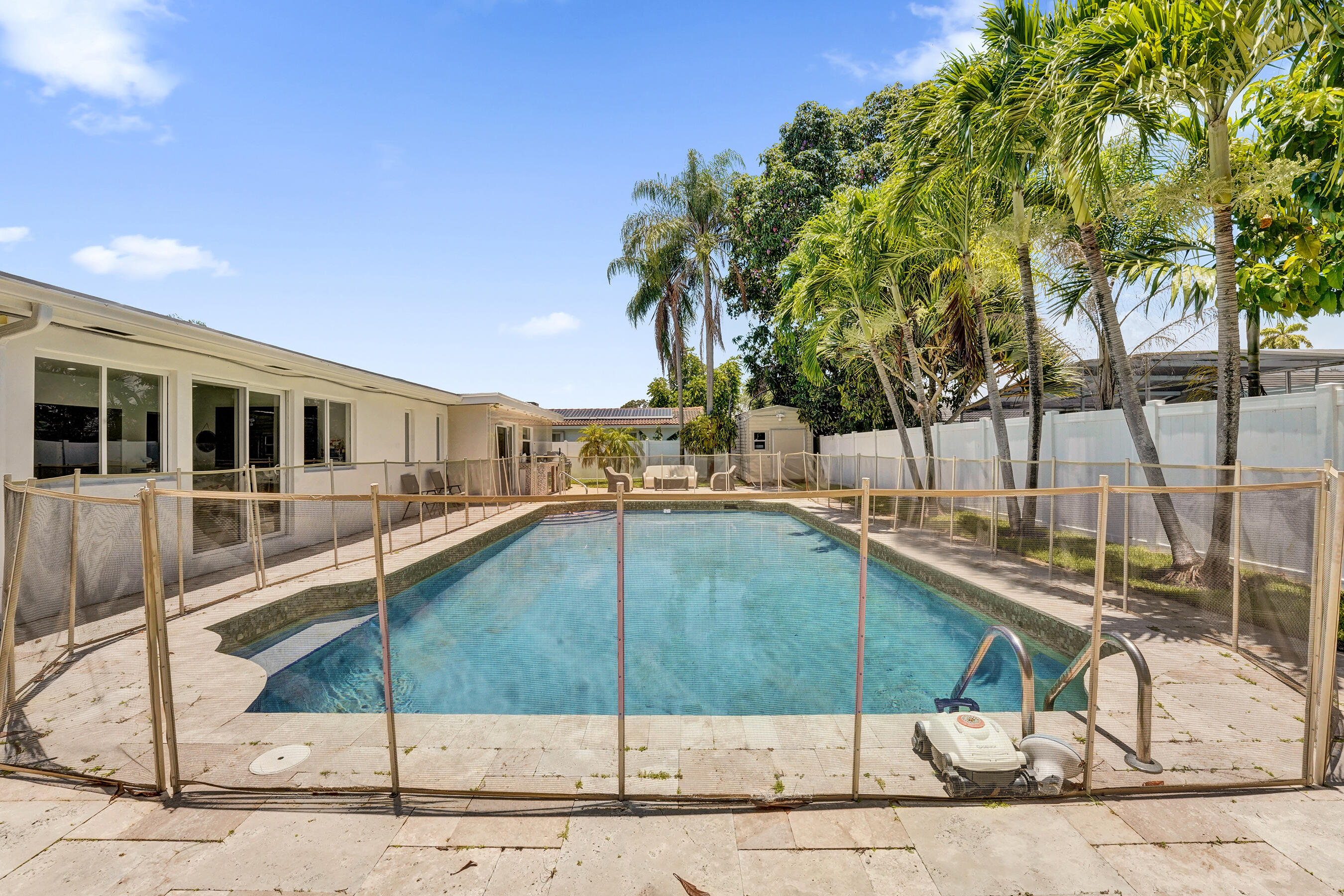 EMERALD HILLS - Residential Lease