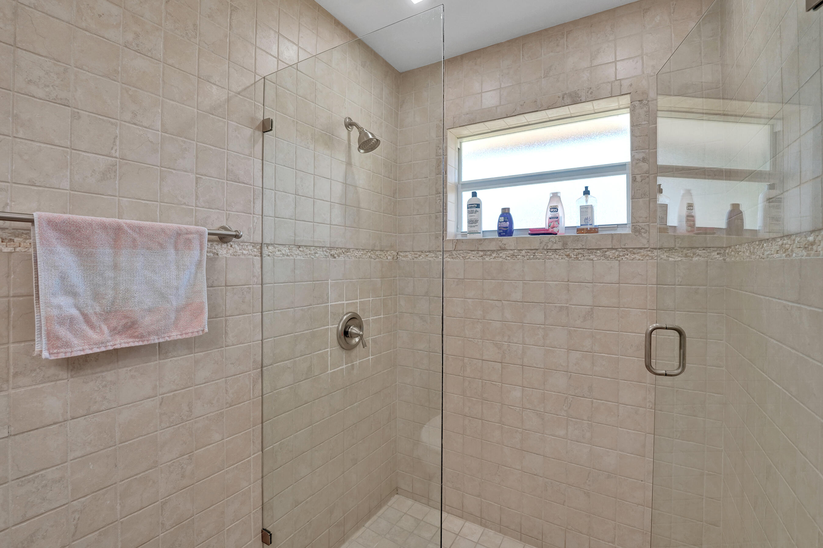 EMERALD HILLS - Residential Lease