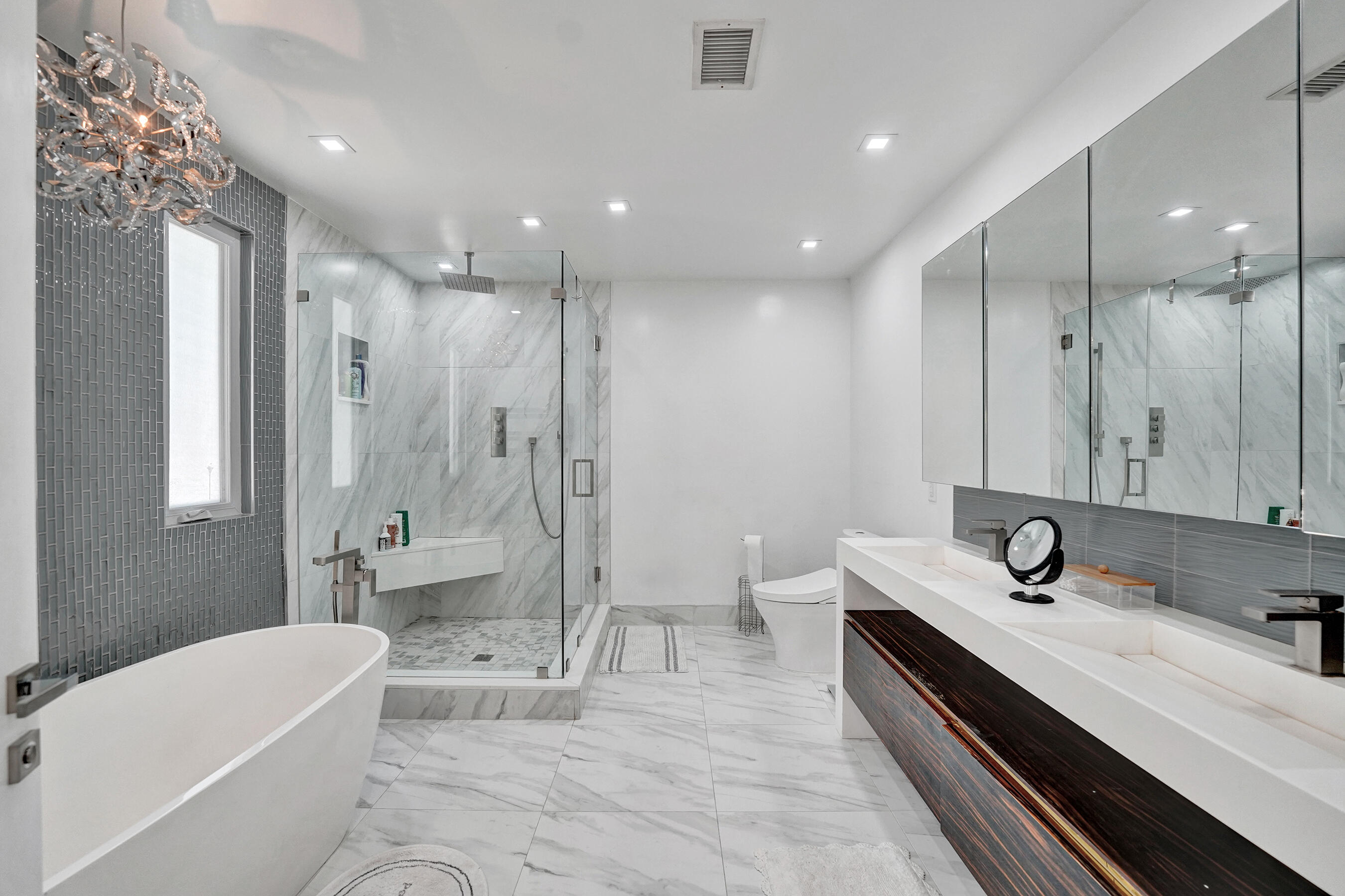 EMERALD HILLS - Residential Lease