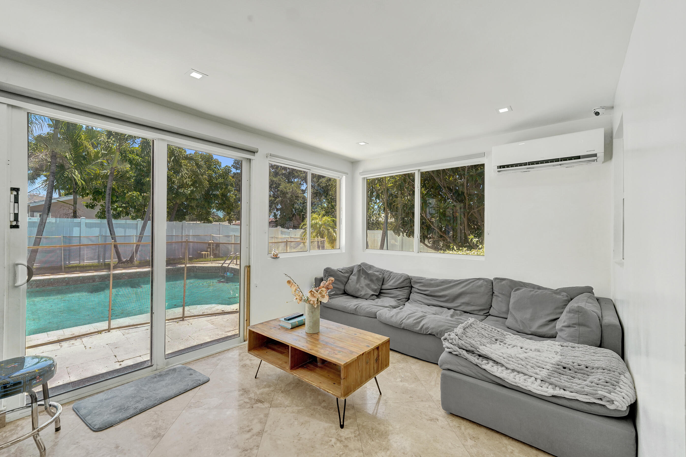EMERALD HILLS - Residential Lease