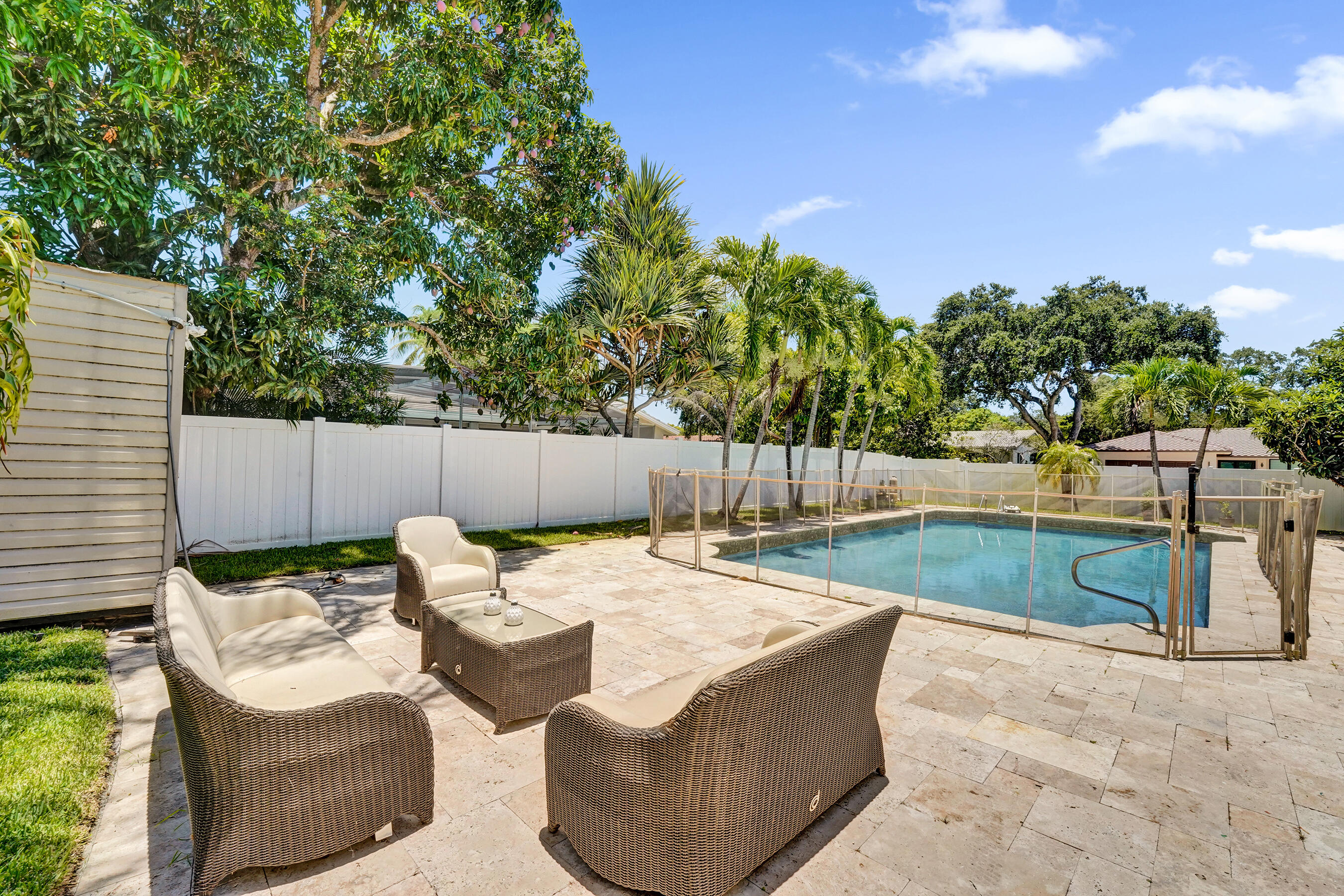EMERALD HILLS - Residential Lease
