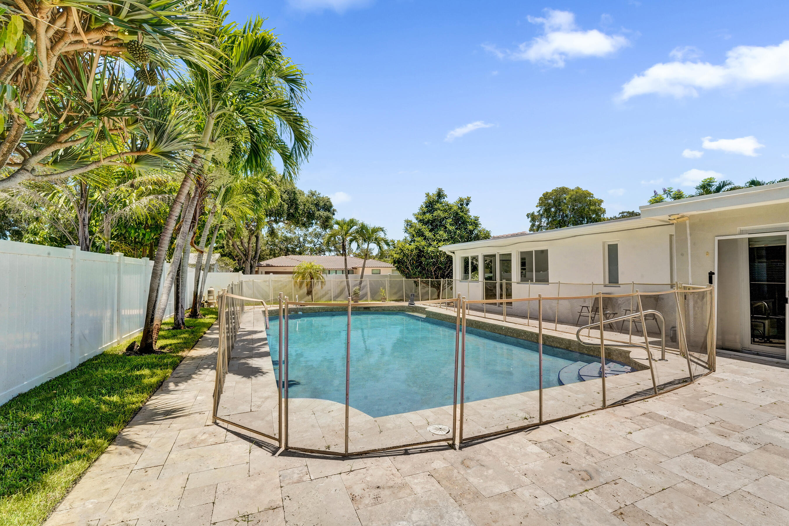 EMERALD HILLS - Residential Lease