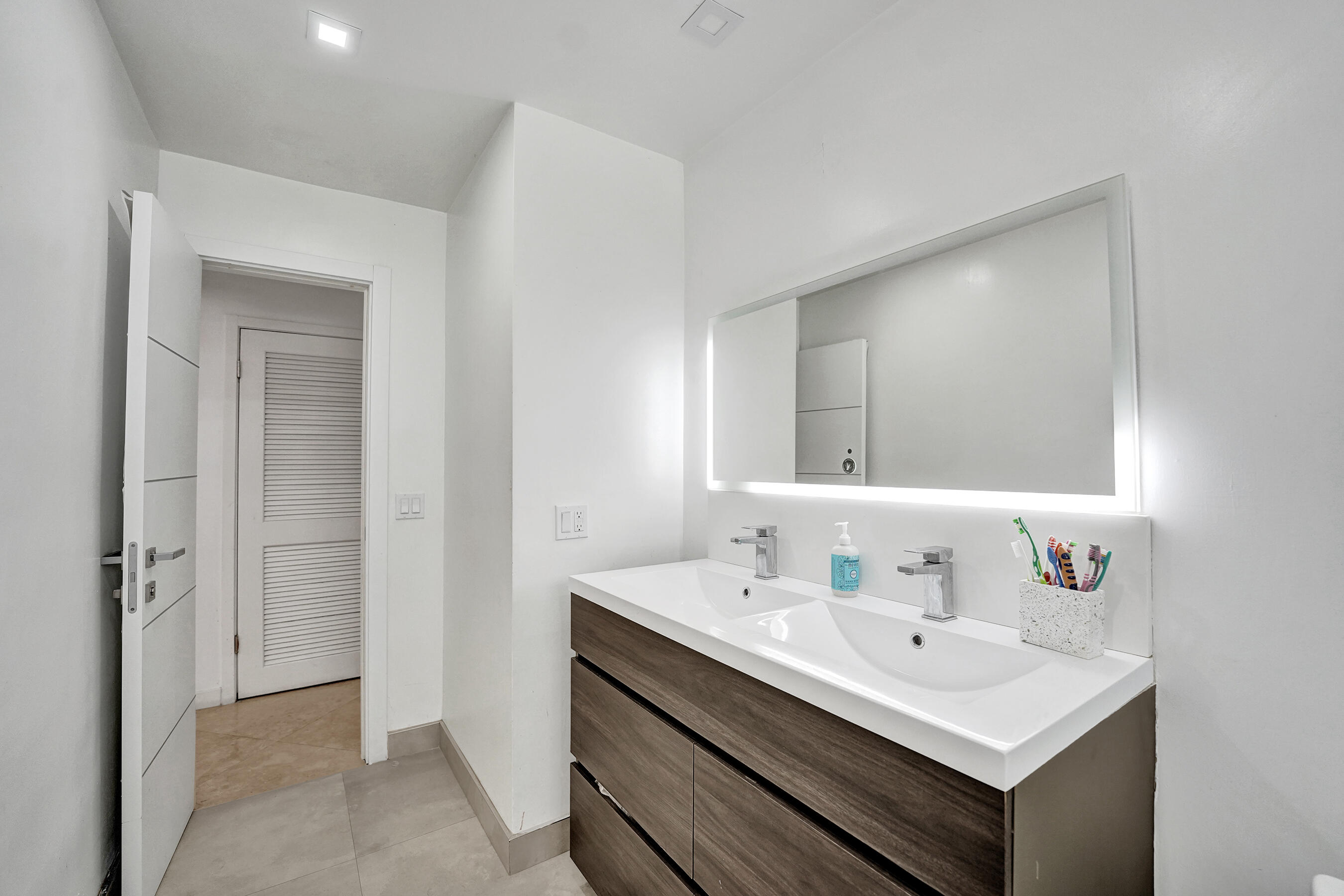 EMERALD HILLS - Residential Lease