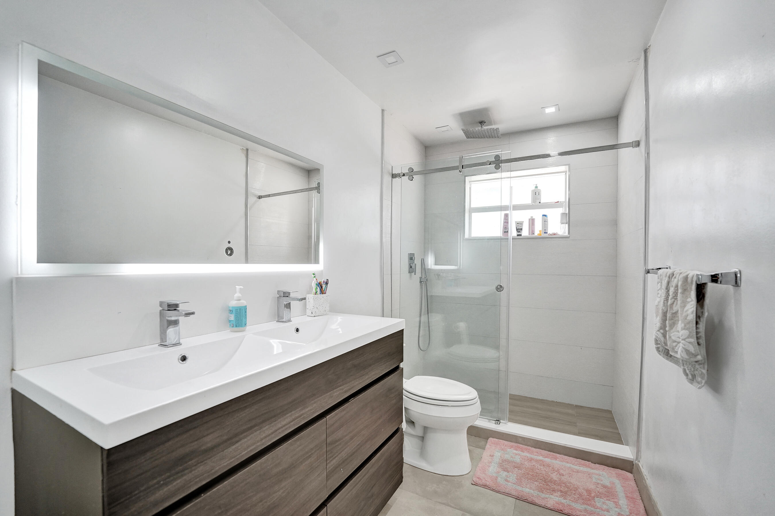 EMERALD HILLS - Residential Lease