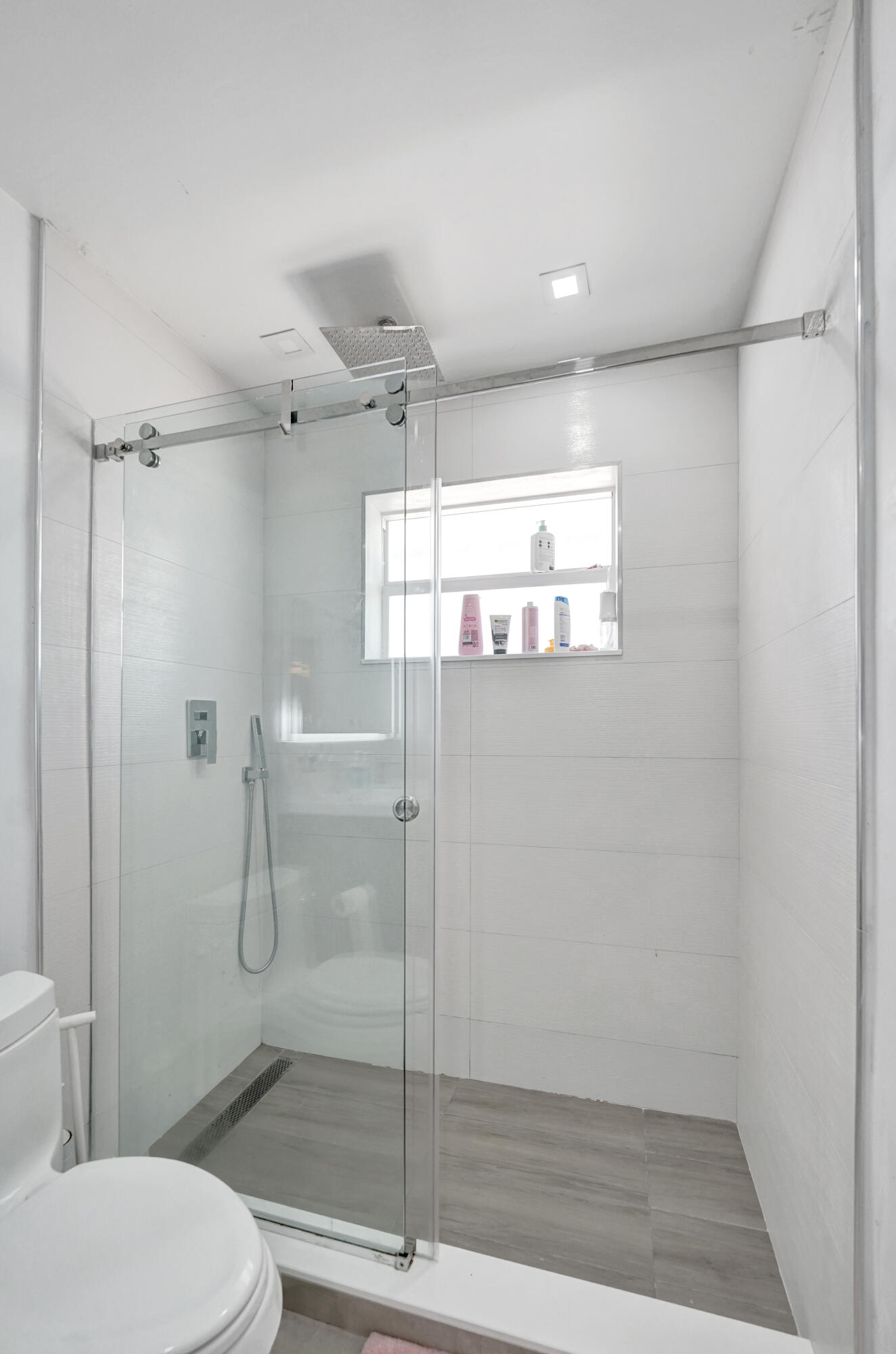 EMERALD HILLS - Residential Lease